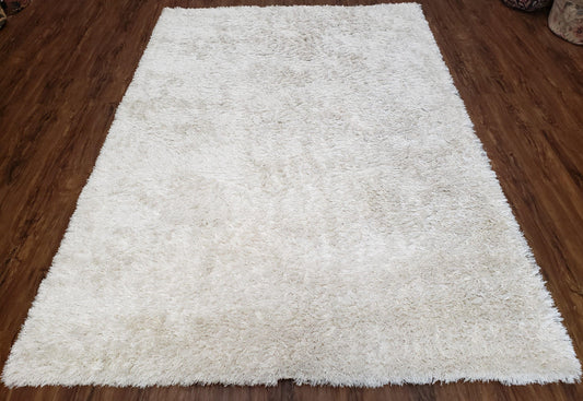 Safavieh Shag Rug 5x8, Pearl White Color, Isaac Mizrachi Shag Collection 5x7 Carpet, High Pile Soft Fluffly Bedroom Rug, Living Room Rug - Nuvé