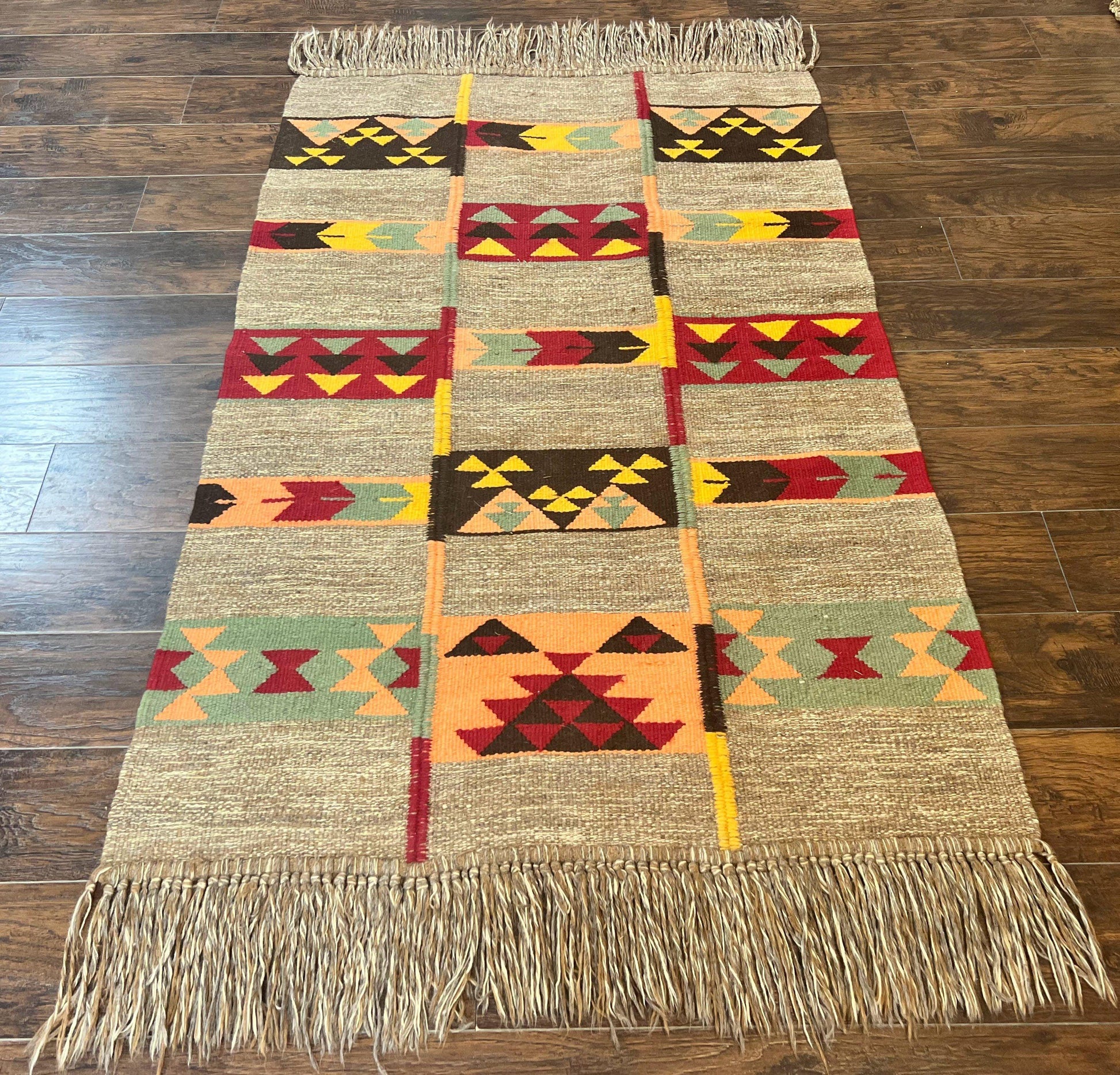 South American Flatweave Rug, Gray, Handmade Vintage Wool Bohemian Blanket - Nuvé