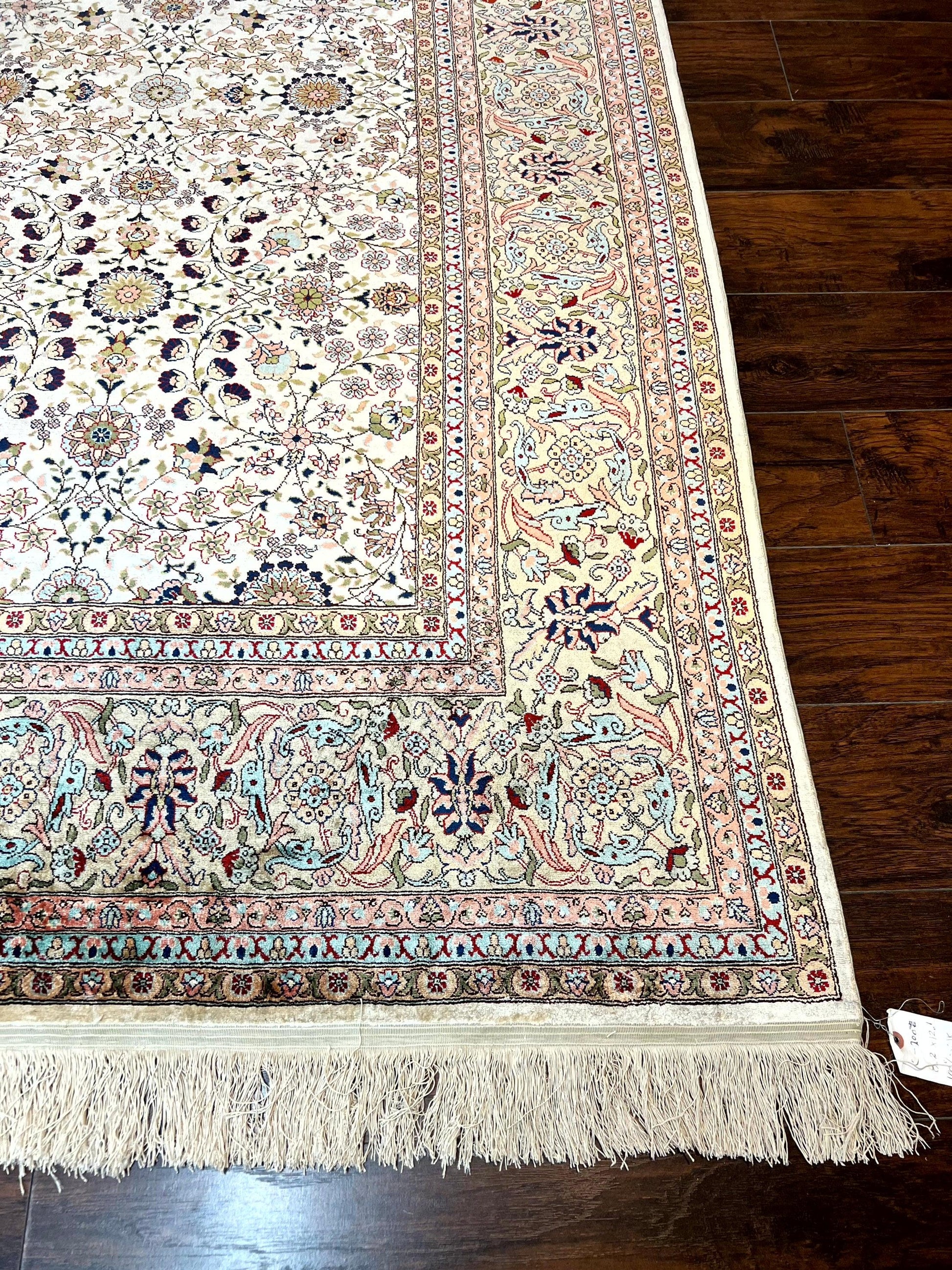 Wonderful Silk Hereke Rug 8x12, Silk Pile on Silk Foundation, Ivory/Cream, Floral Pattern, Handmade, Vintage - Nuvé