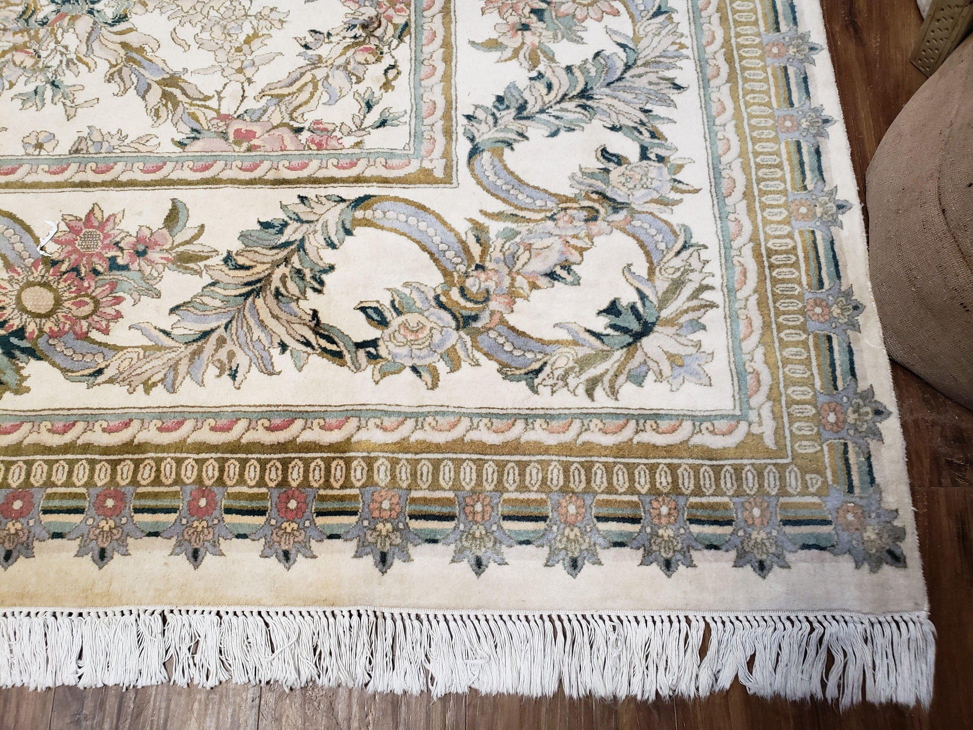 Pak Persian Floral Rug 11 x 12.6, Ivory, Very Fine, Hand Knotted - Nuvé