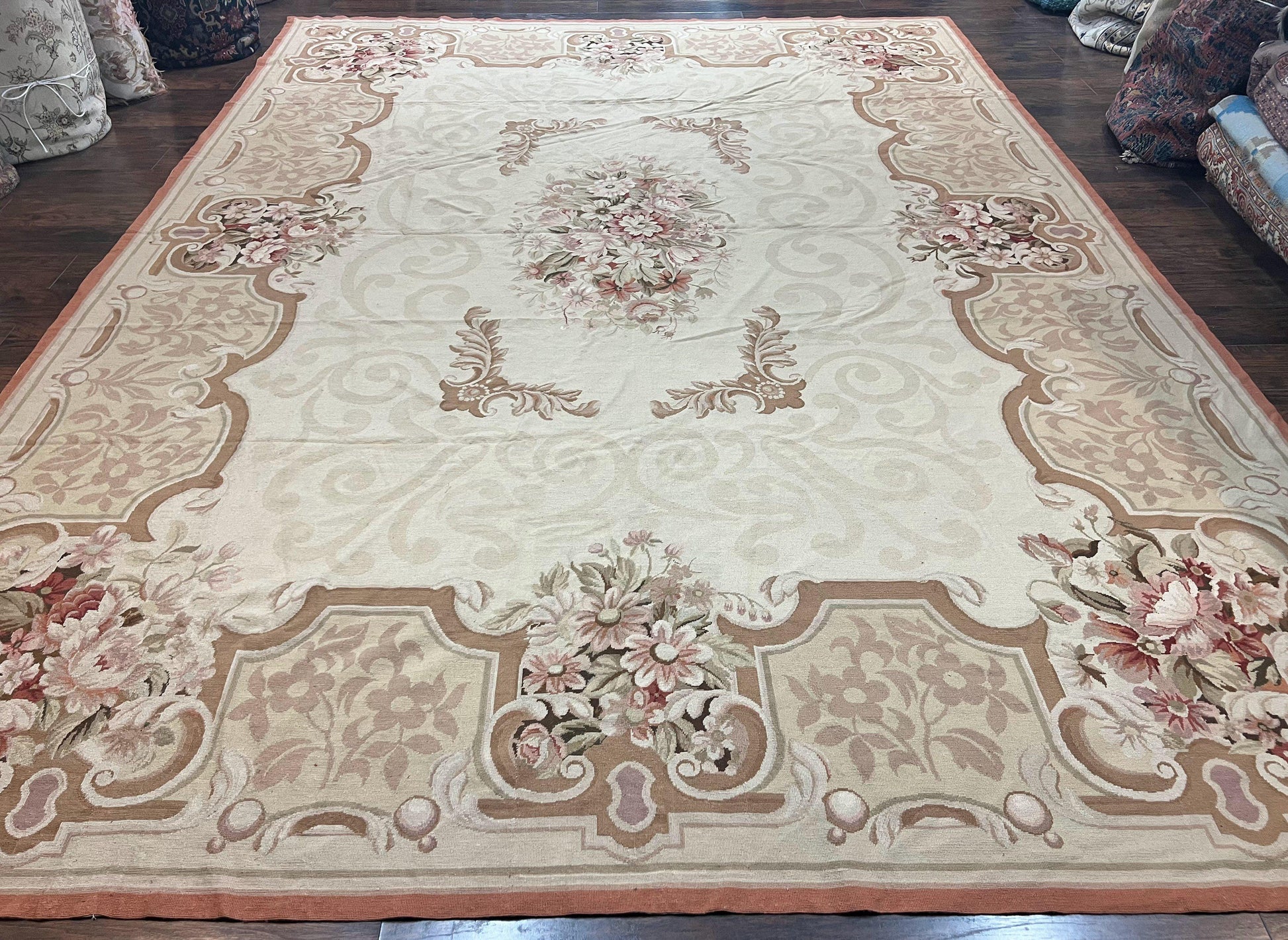 10x14 Aubusson Rug, Wool Handmade Vintage Carpet, French European Design, Elegant - Nuvé