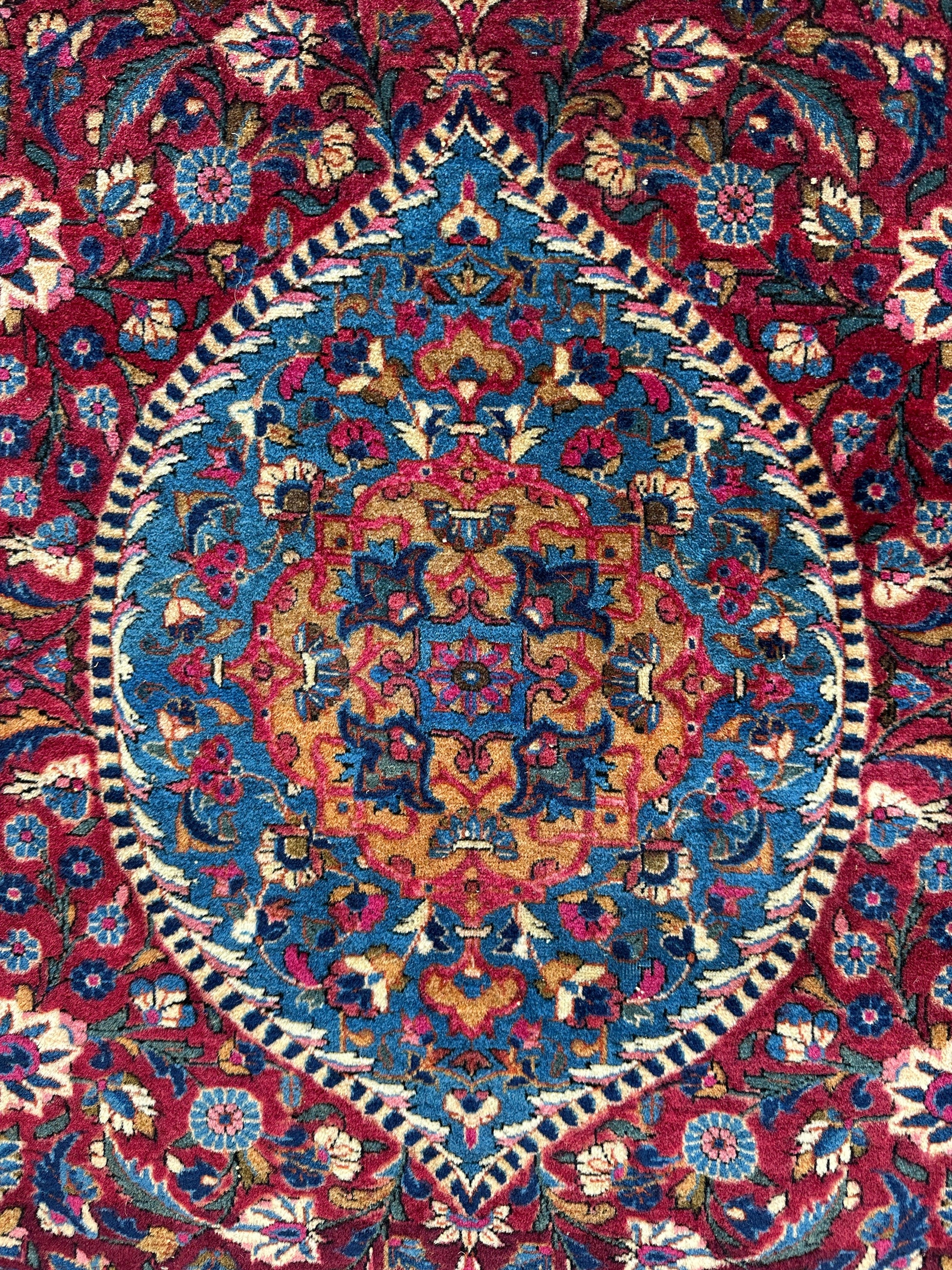 Antique Persian Kashan Debir Rug – 4’3” x 6’4” – Circa 1920s – Hand-Knotted Fine Wool - Nuvé