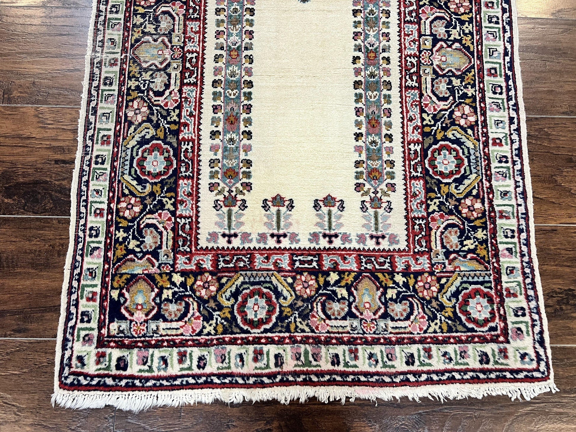 Turkish Prayer Rug 2.5 x 4, Vintage Wool Hand Knotted Carpet, Ivory - Nuvé