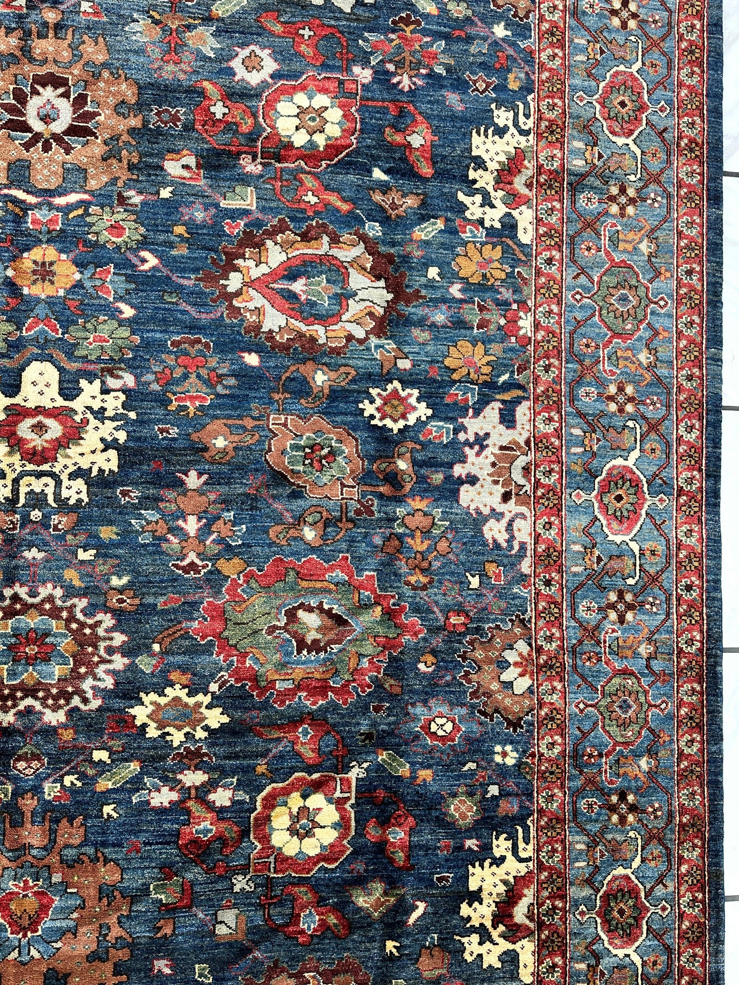 Trasitional Serapi Ghazni Wool Rug – 8' x 10’ – Intricate Floral Design - Nuvé