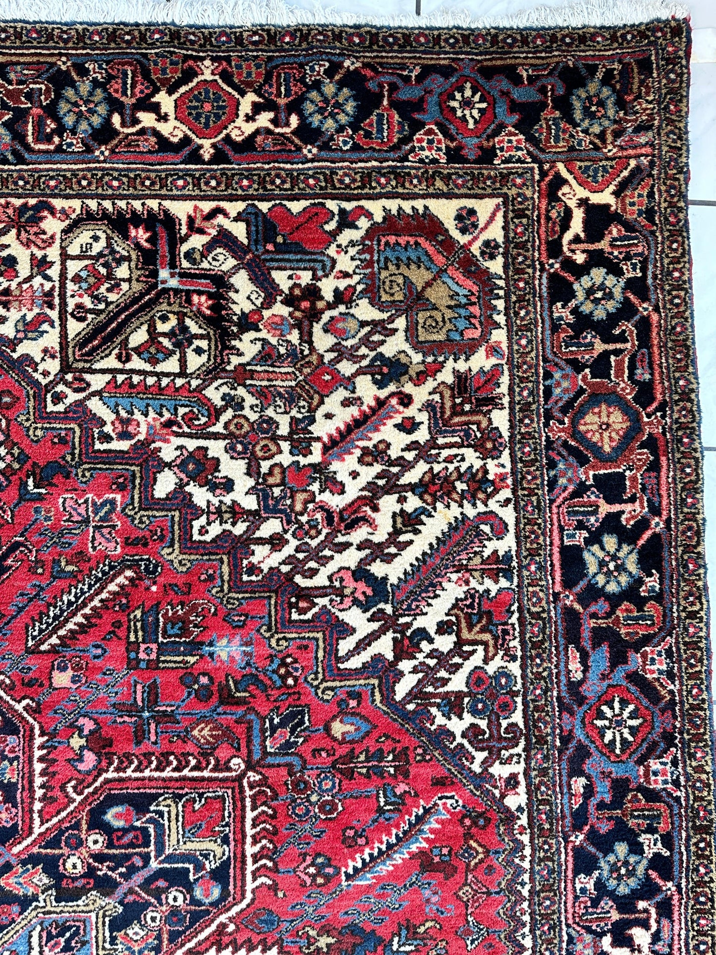 Hand-Knotted Persian Heriz Wool Rug – 9’ x 12’ – Geometric Medallion Design - Nuvé