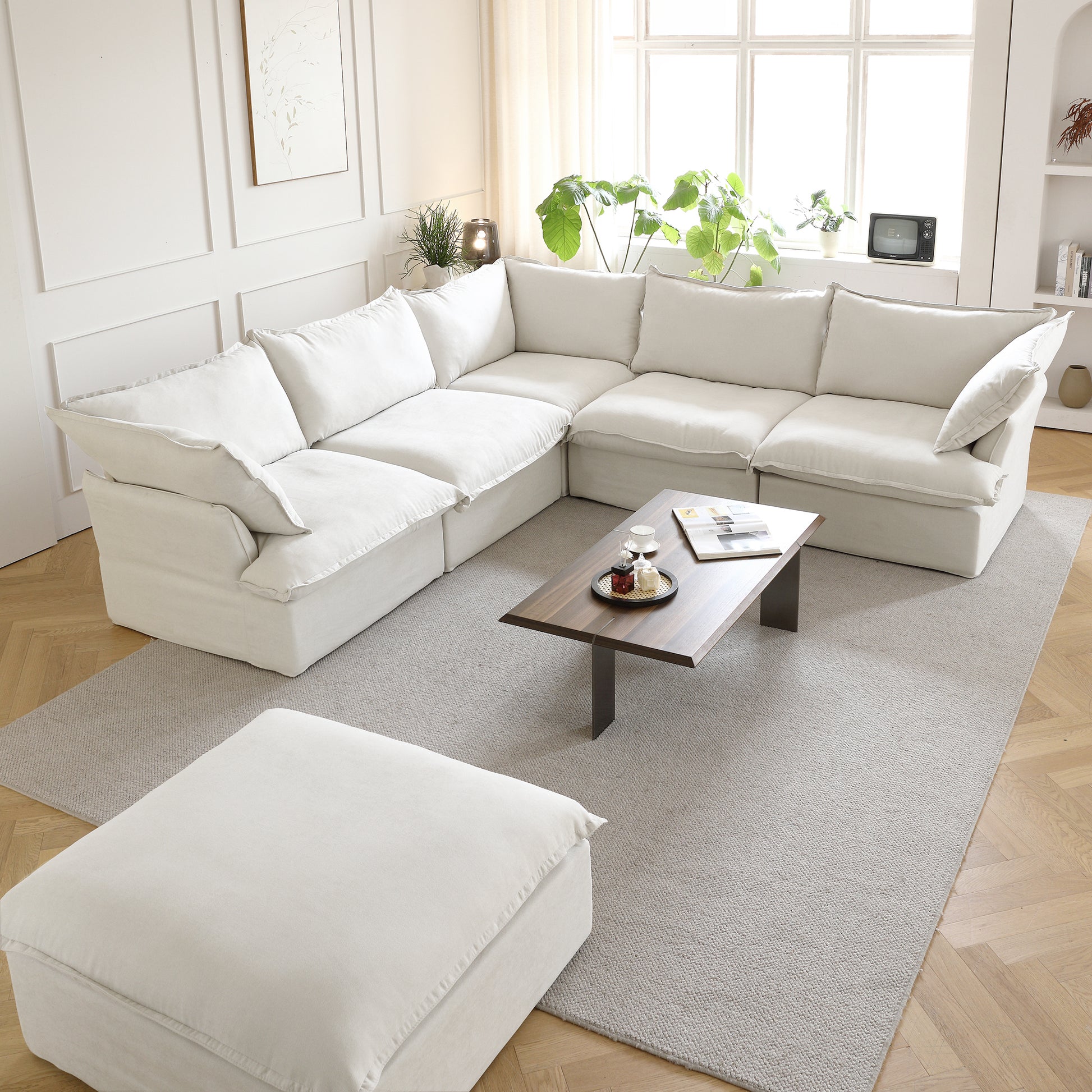 Sabi Modular Boucle Cloud Sofa - Snow White - 5-Seater Sectional Sofa with Ottoman - Nuvé