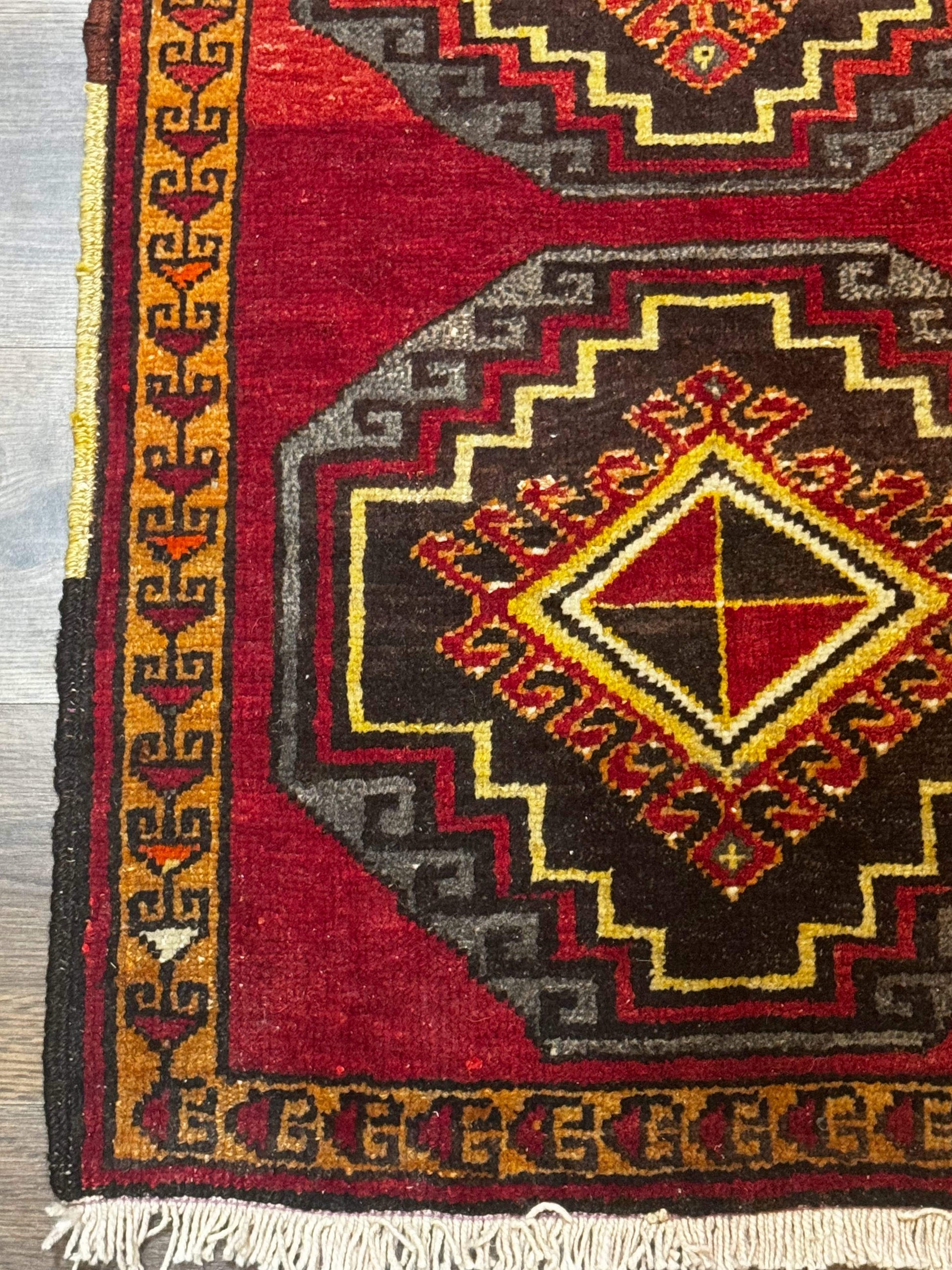 Small Antique Turkish Yastik Rug 2x3, Double Medallions, Geometric, Red, Wool - Nuvé