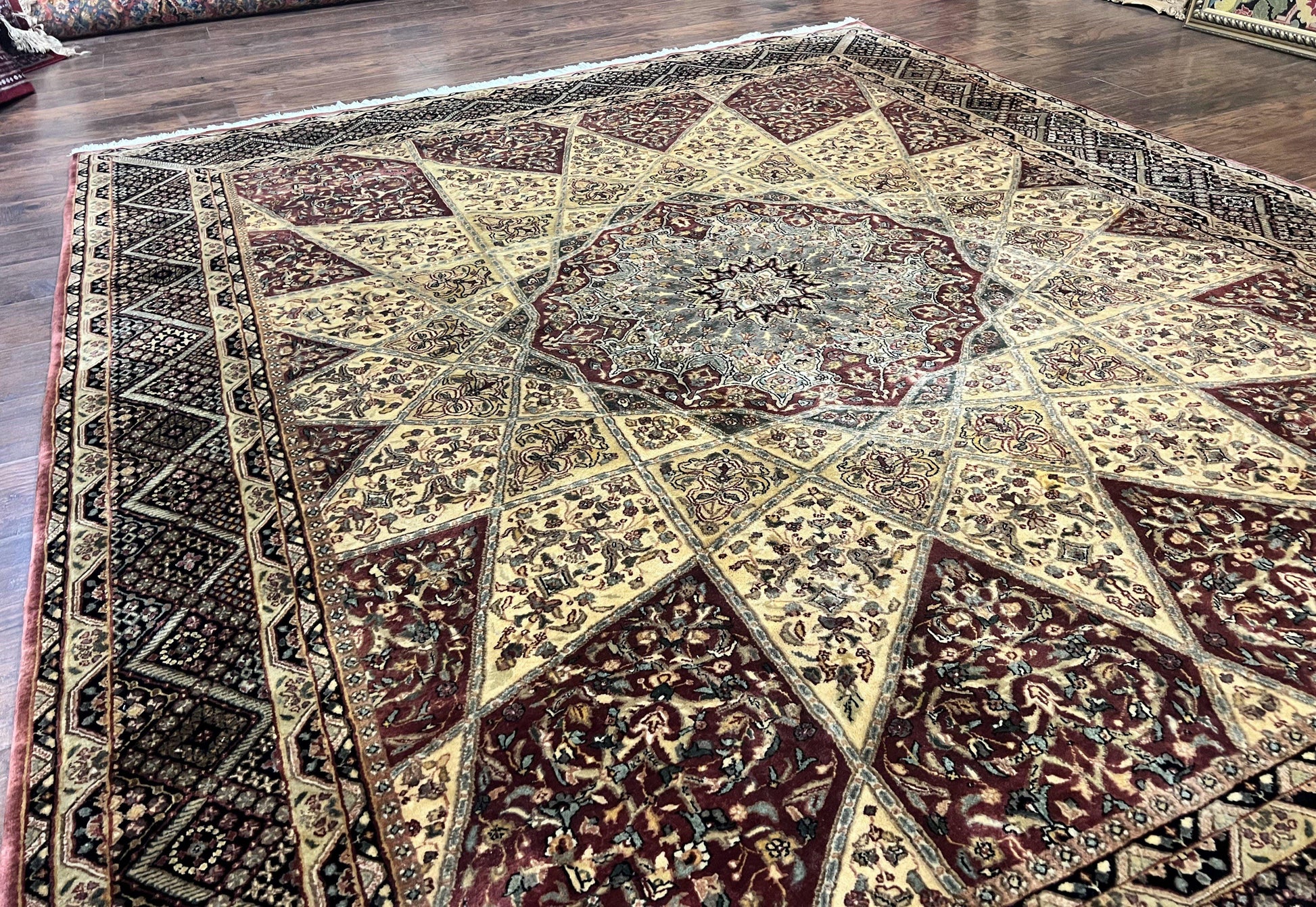 Indo Persian Rug 8x10, Dome Design, 210 KPSI, Handmade Vintage Wool Rug - Nuvé