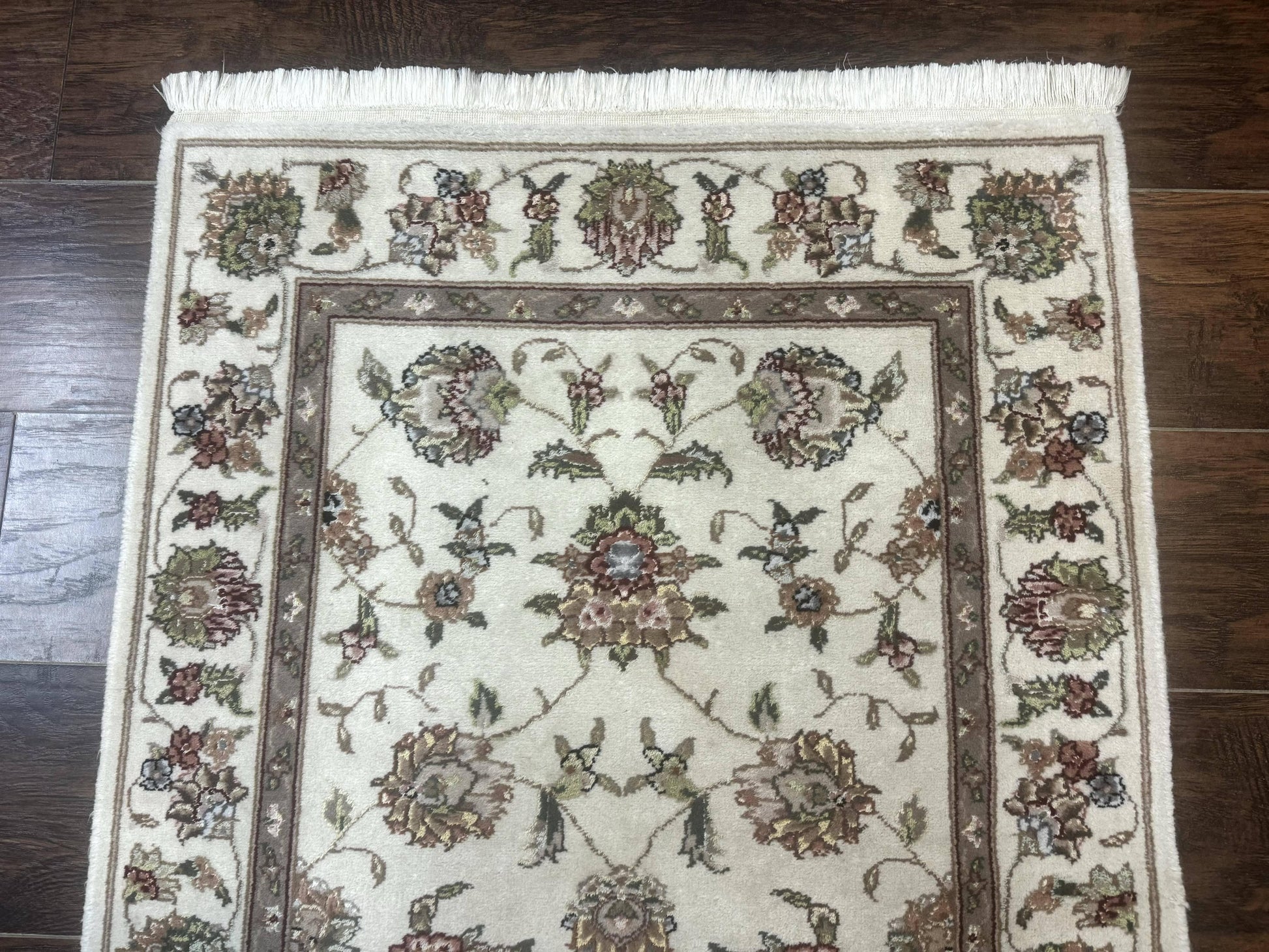 Pak Persian Runner Rug 2.6 x 8ft, Oriental Carpet for Hallway or Kitchen, Handmade, Wool and Silk Highlights - Nuvé