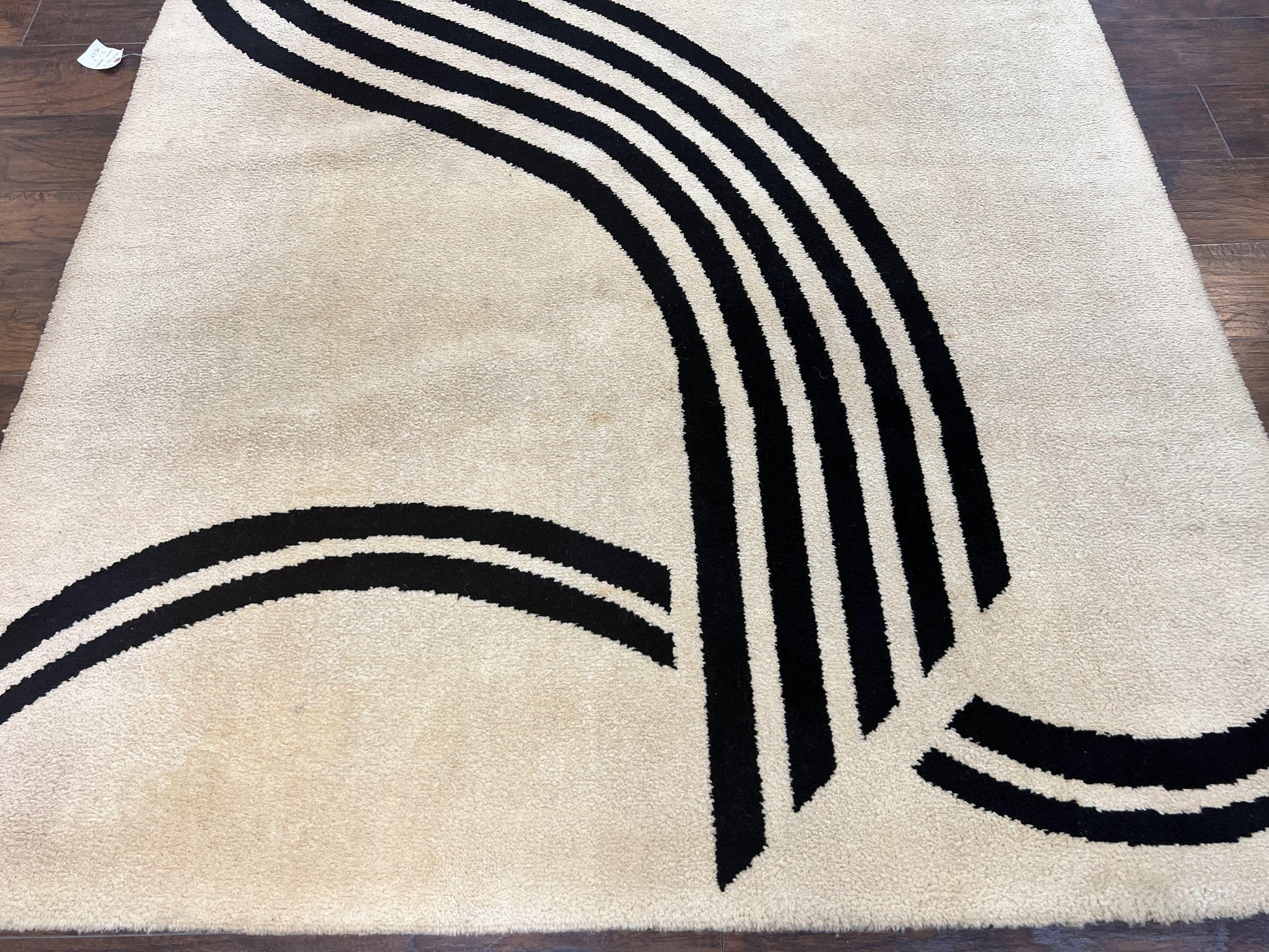 Modern Rug 6x9, Cream and Black, Abstract Pattern - Nuvé