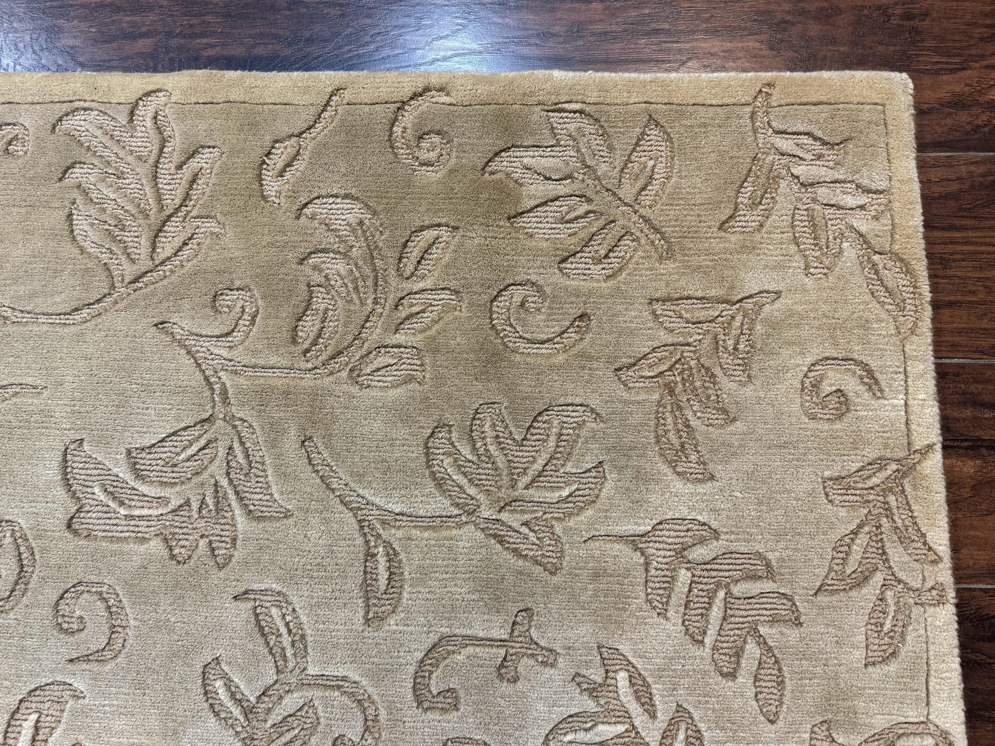 Modern Tibetan Rug 3.7 x 5.5, Carved Floral Design, Wool and Silk Highlights - Nuvé