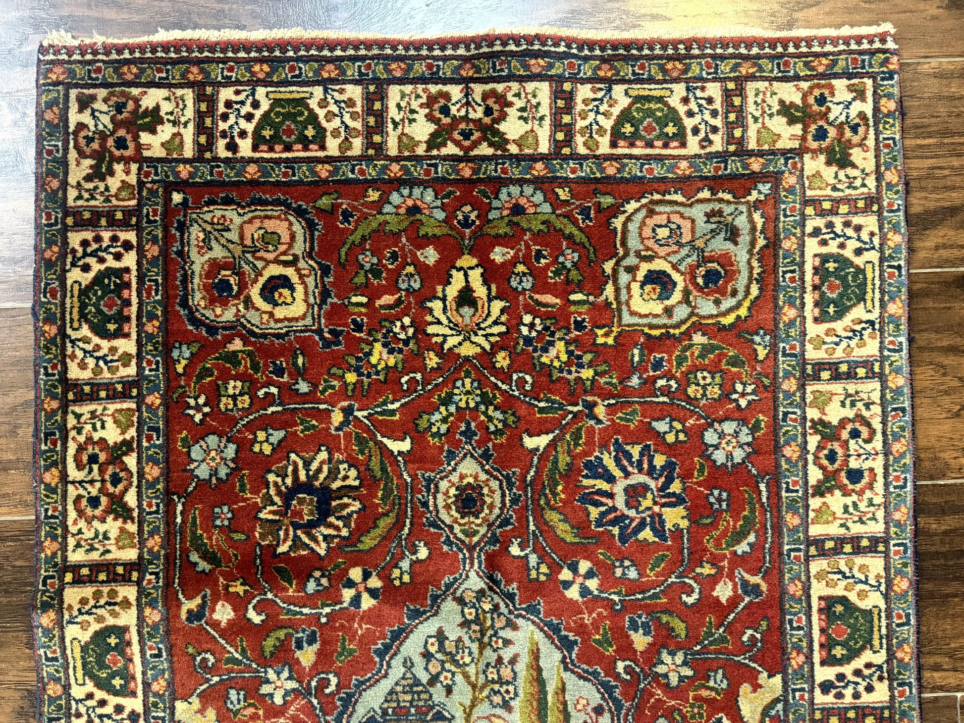Small Persian Tabriz Rug 2.8 x 4.7, Red, Animal Pictorials, Semi Antique Vintage - Nuvé