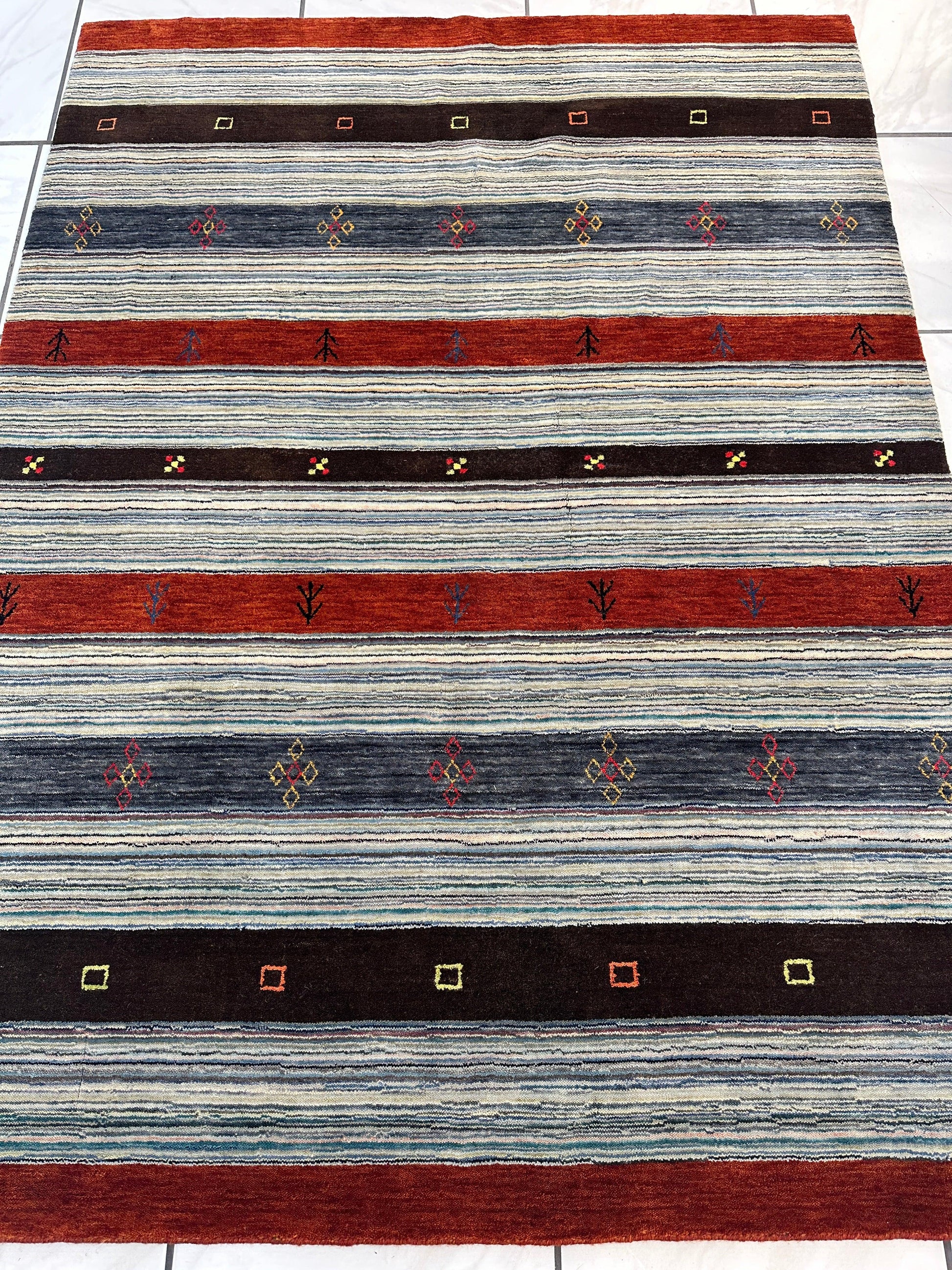 Hand-Knotted Indo-Gabbeh Wool & Bamboo Rug – 5'2" x 7' – Durable Striped Design - Nuvé