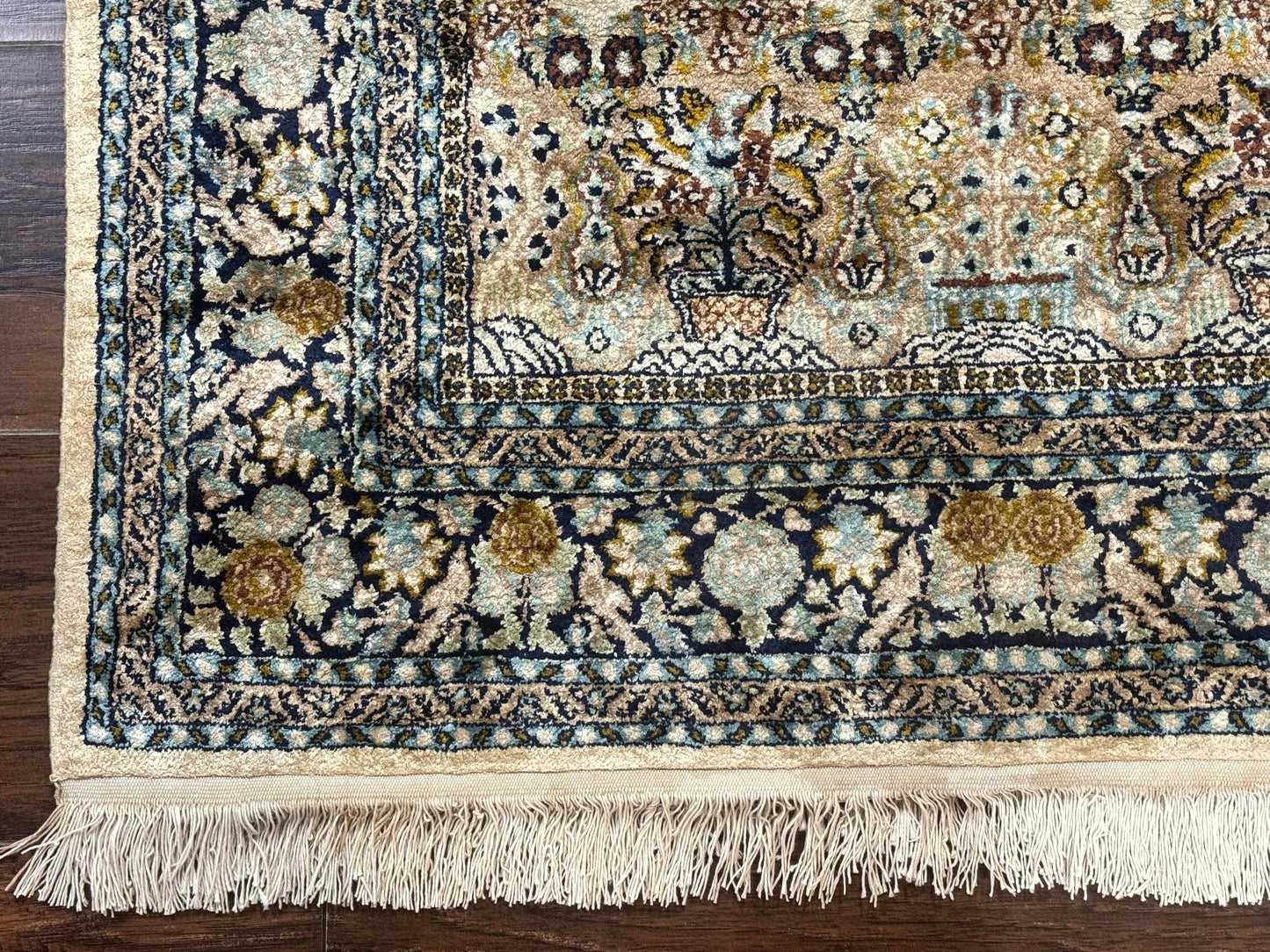 Silk Indian Kashmiri Rug 3x4, Very Fine 400 KPSI, Silk Prayer Rug, Handmade - Nuvé