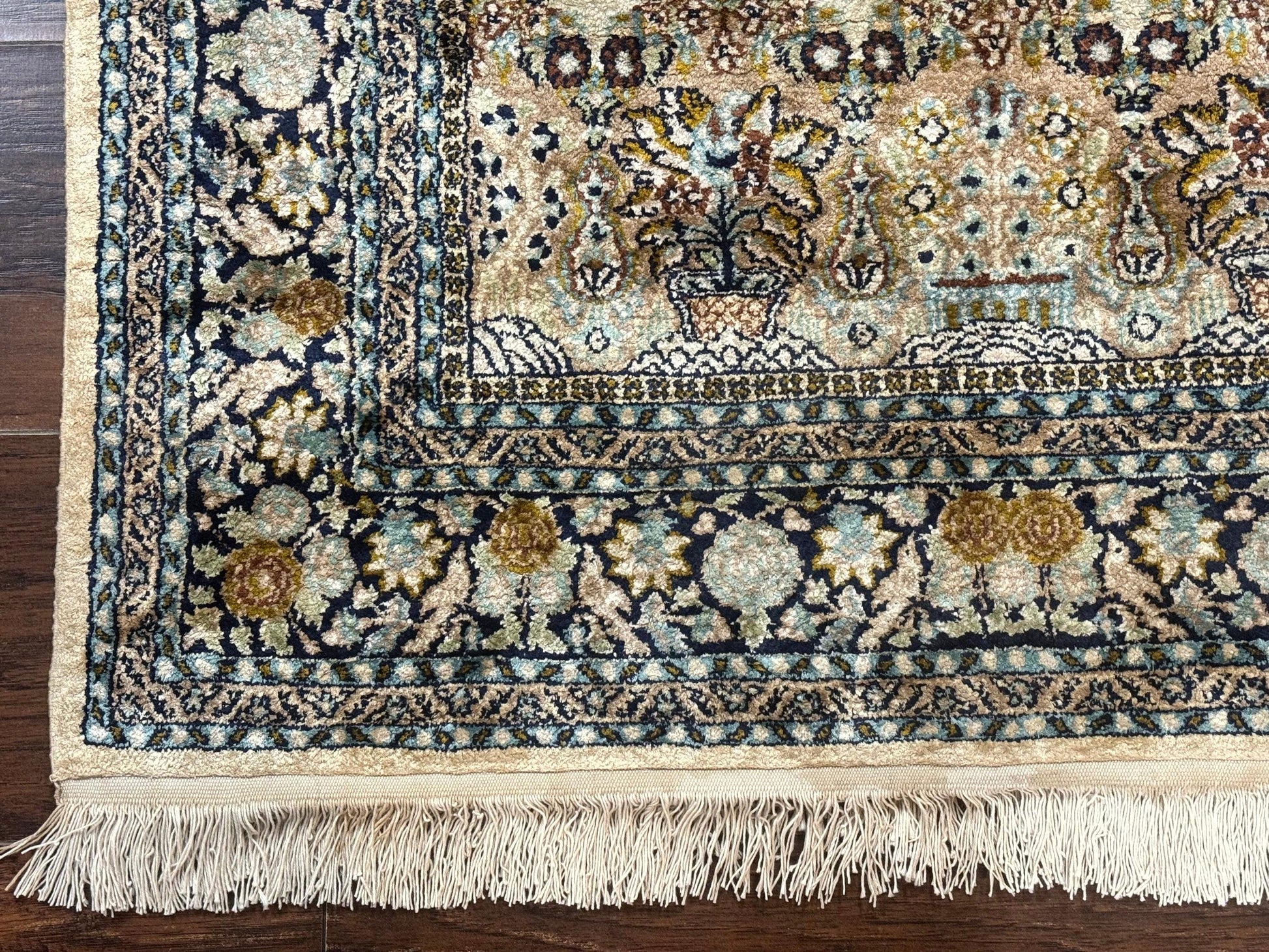 Silk Indian Kashmiri Rug 3x4, Very Fine 400 KPSI, Silk Prayer Rug, Handmade - Nuvé