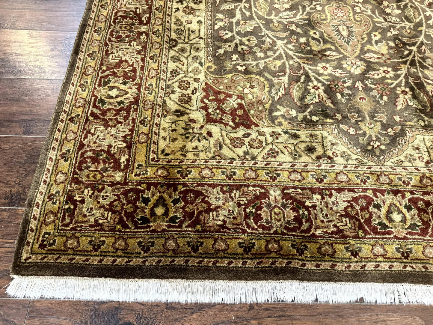Indo Persian Rug 6x9, Wool Handmade Vintage Rug, Floral Cross Pattern - Nuvé