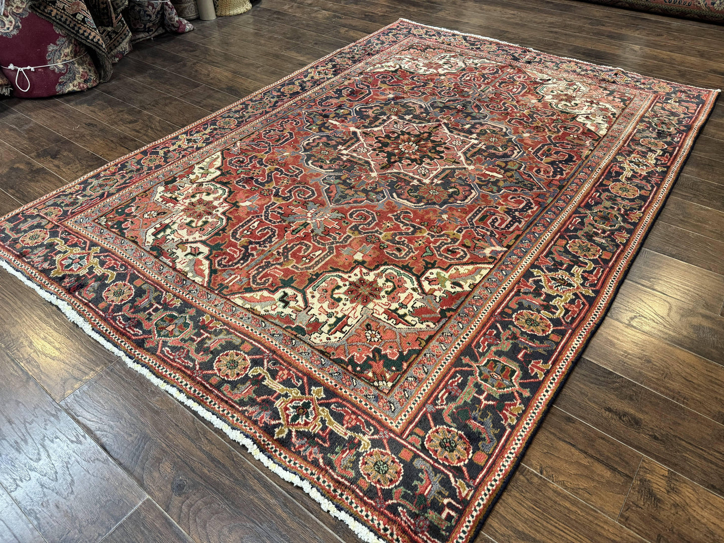 Persian Heriz Rug 6.6 x 9, Geometric Wool Persian Carpet - Nuvé