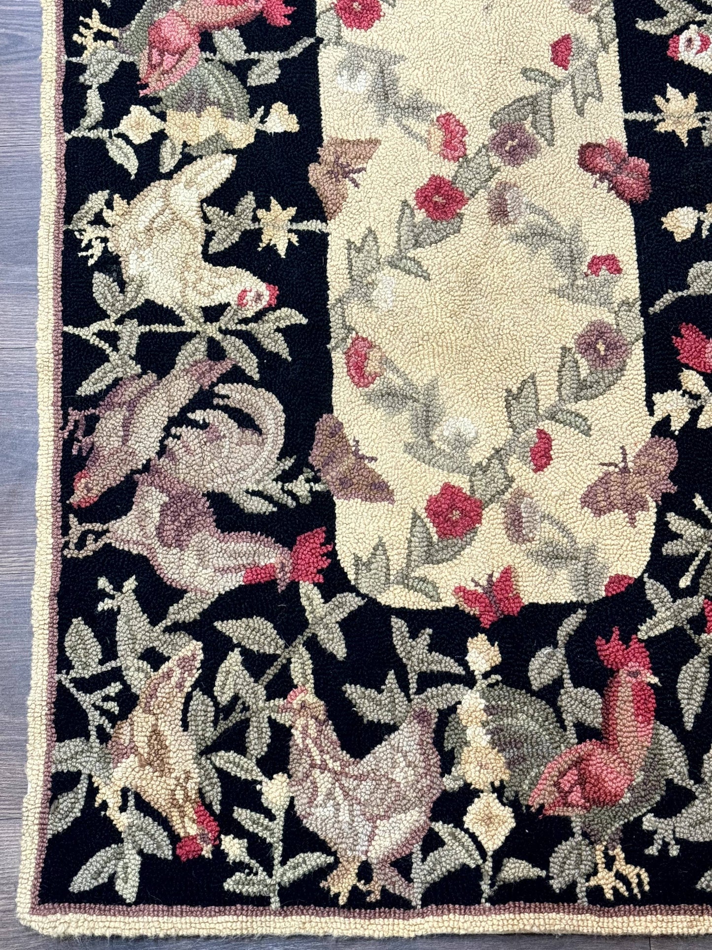 Small Vintage Hooked Rug, Roosters, Handmade, Wool - Nuvé