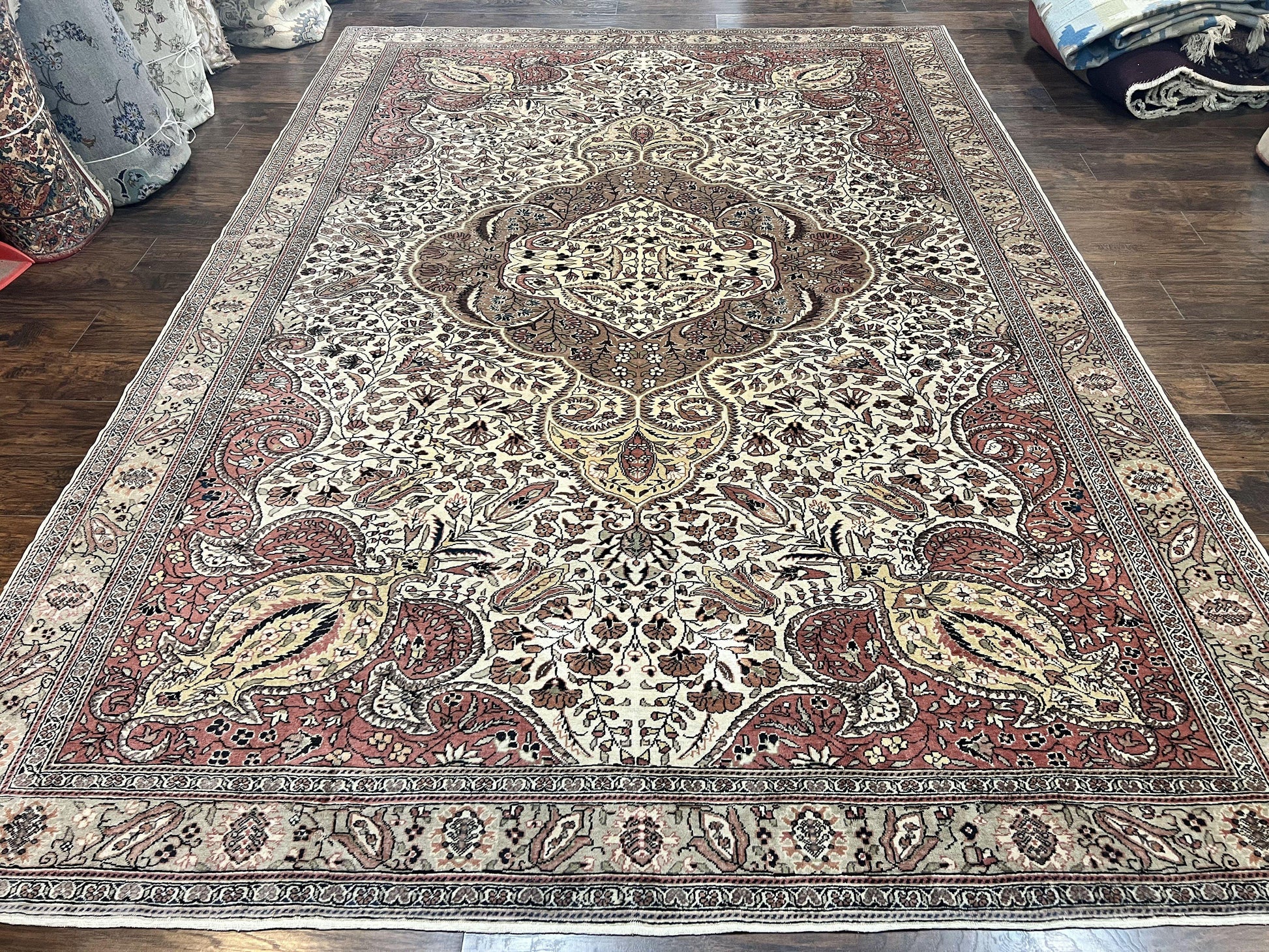 Turkish Sivas Rug 9x12, Handmade Vintage Wool Carpet, Cream Ivory - Nuvé