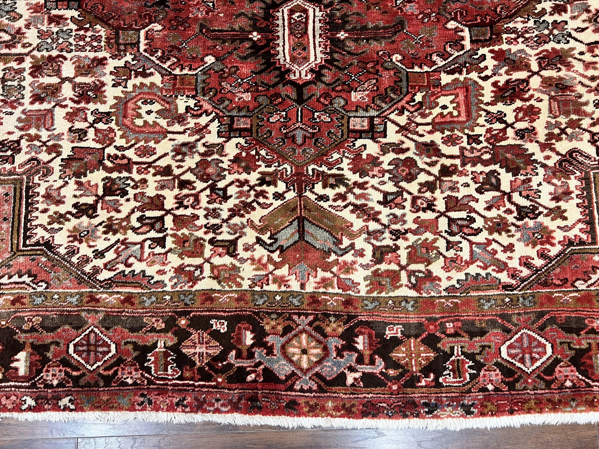 Large Persian Heriz Rug 10x13, Red and Cream Geometric Tribal Room Sized Handmade Wool Hand Knotted Semi Antique Decorative Oriental Carpet - Nuvé