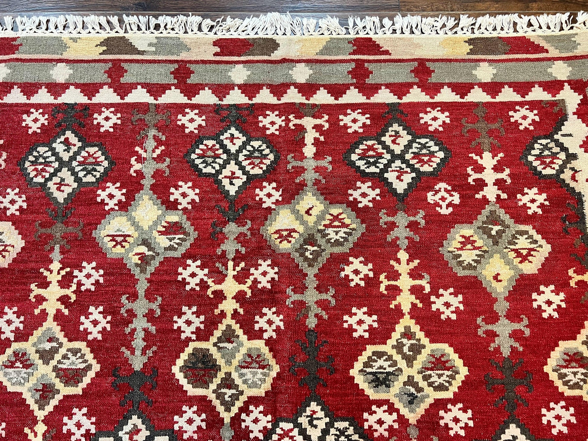 Indian Kilim Rug 6x6, Square Kilim Flatweave Carpet, Vintage Handmade Wool Rug, Red - Nuvé