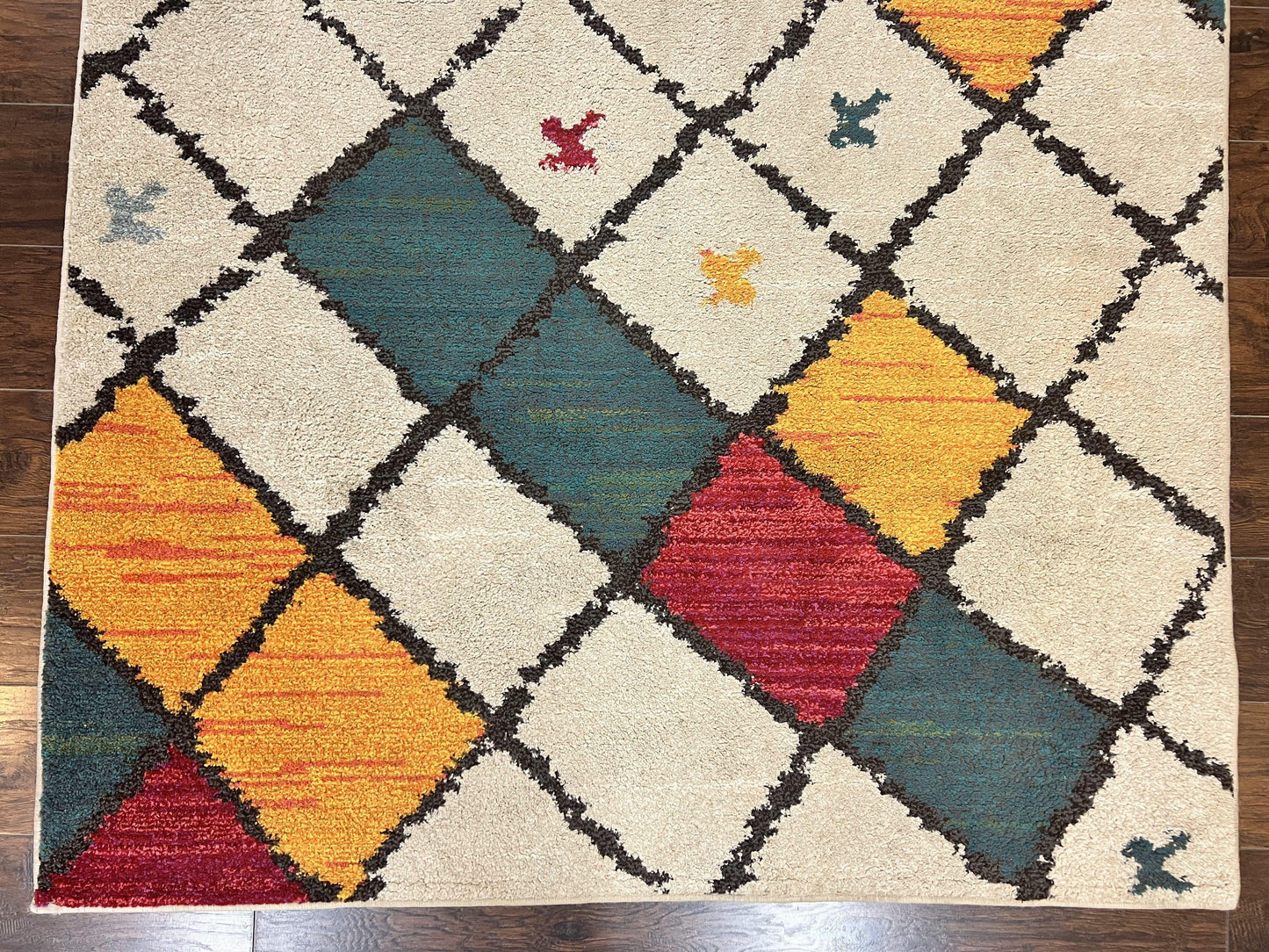 Panel Design Rug 5 x 7.6, Ivory/Beige & Multicolor - Nuvé