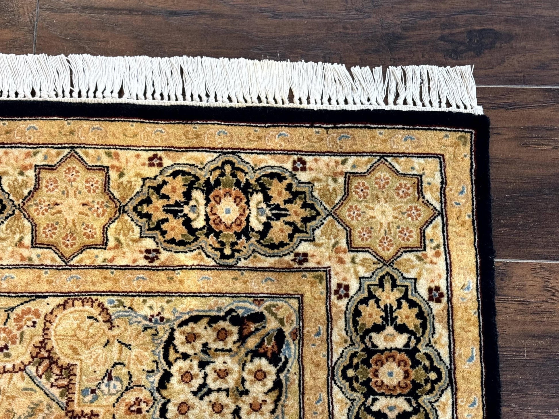 Pak Persian Rug 4x6, Panel Design - Nuvé