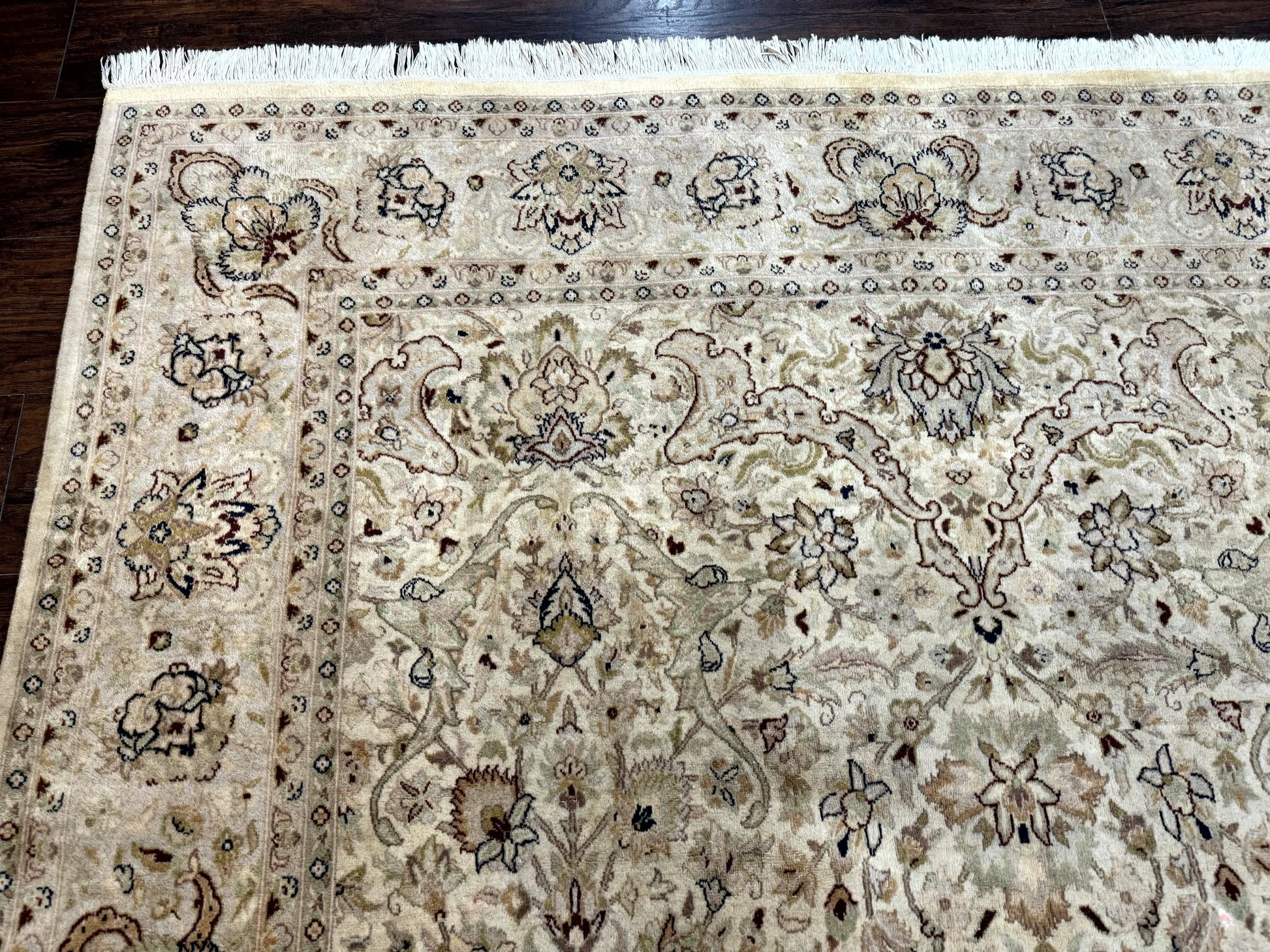 Pak Persian Rug 6x9, Vintage Handmade Wool Carpet, Floral, Beige - Nuvé