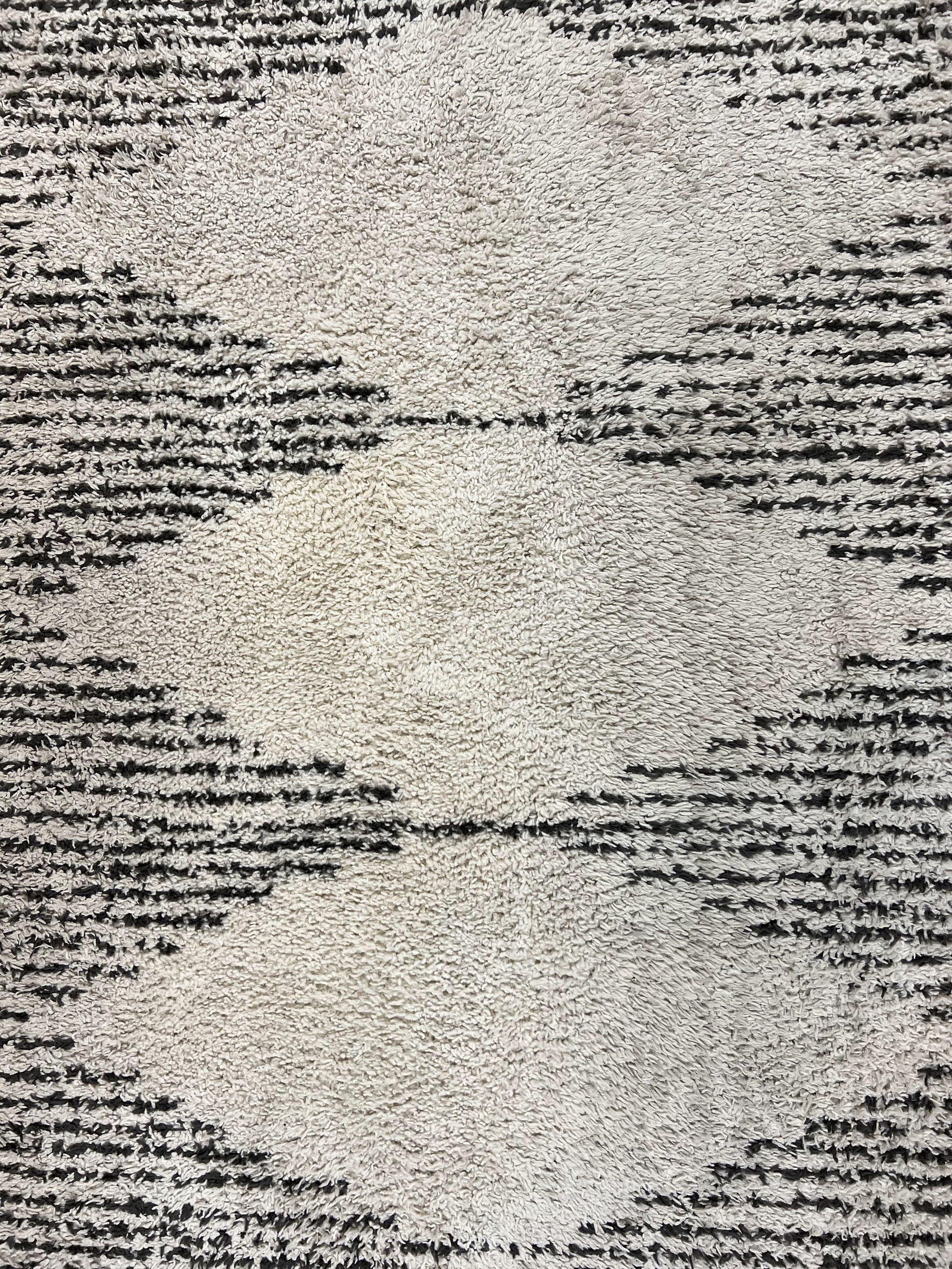 Shag Rug 5x8, Off White and Black Modern Contemporary Shag Area Rug, Moroccan Style Rug 5 x 8 ft, Medium Sized Rug, nuLoom Rug - Nuvé
