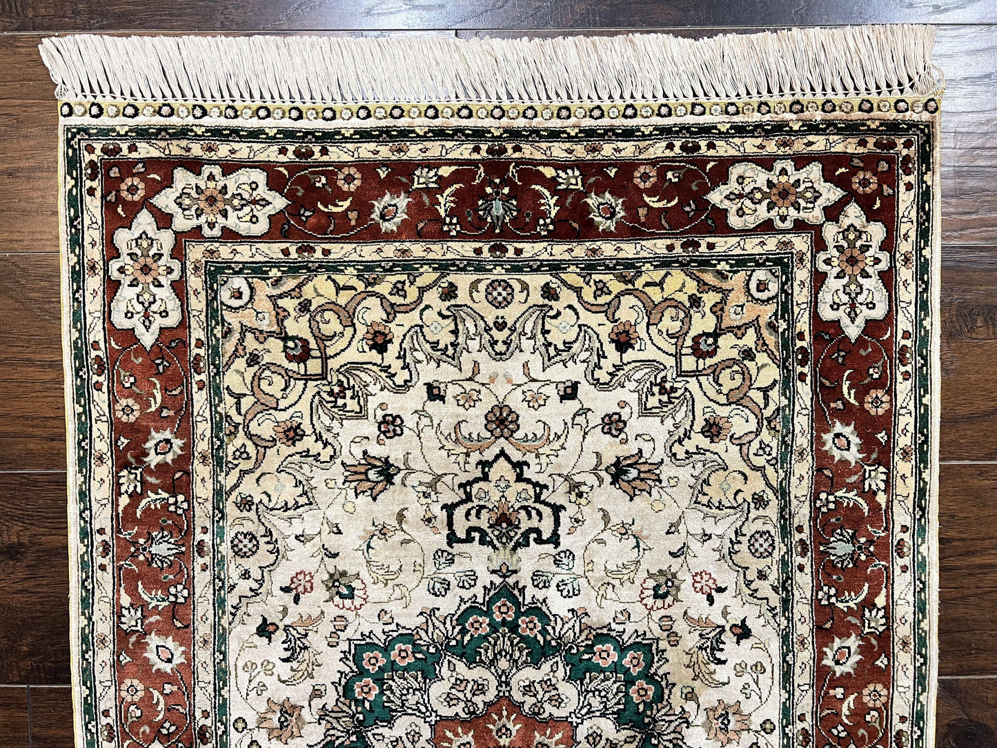 Silk Turkish Kayseri Rug 2.7 x 4, Floral Medallion, Fine Oriental Carpet, Small Vintage Rug, Silk Pile on Silk Foundation, Hand Knotted - Nuvé