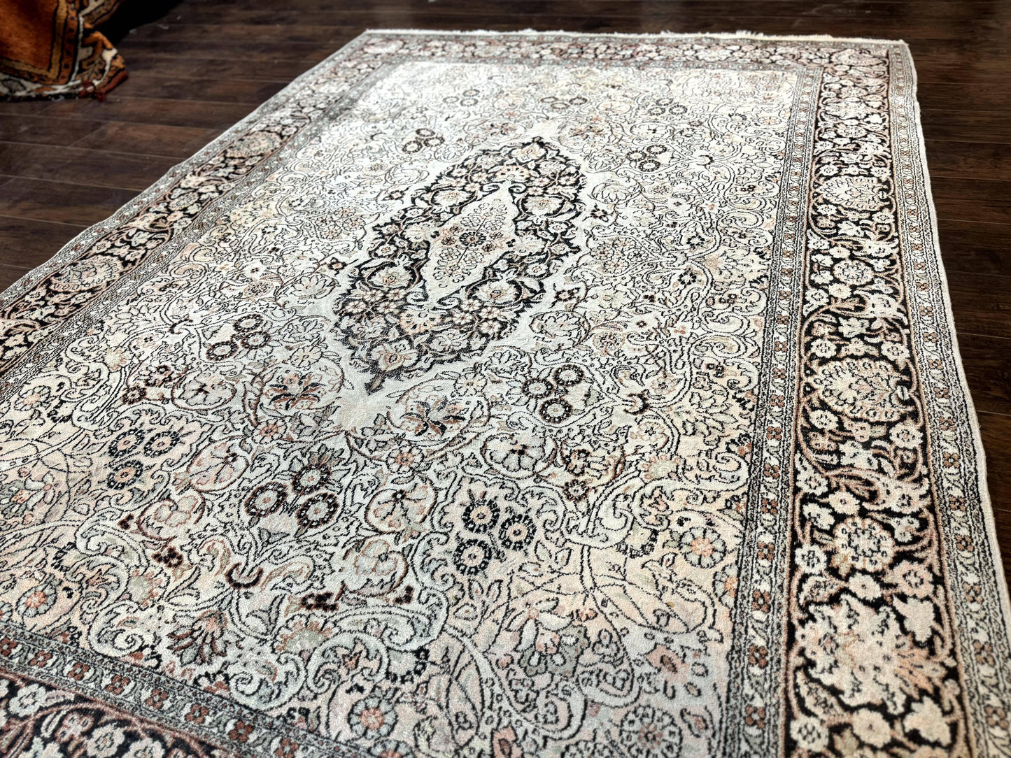Silk Indian Kashmiri Rug 6x9 - Nuvé
