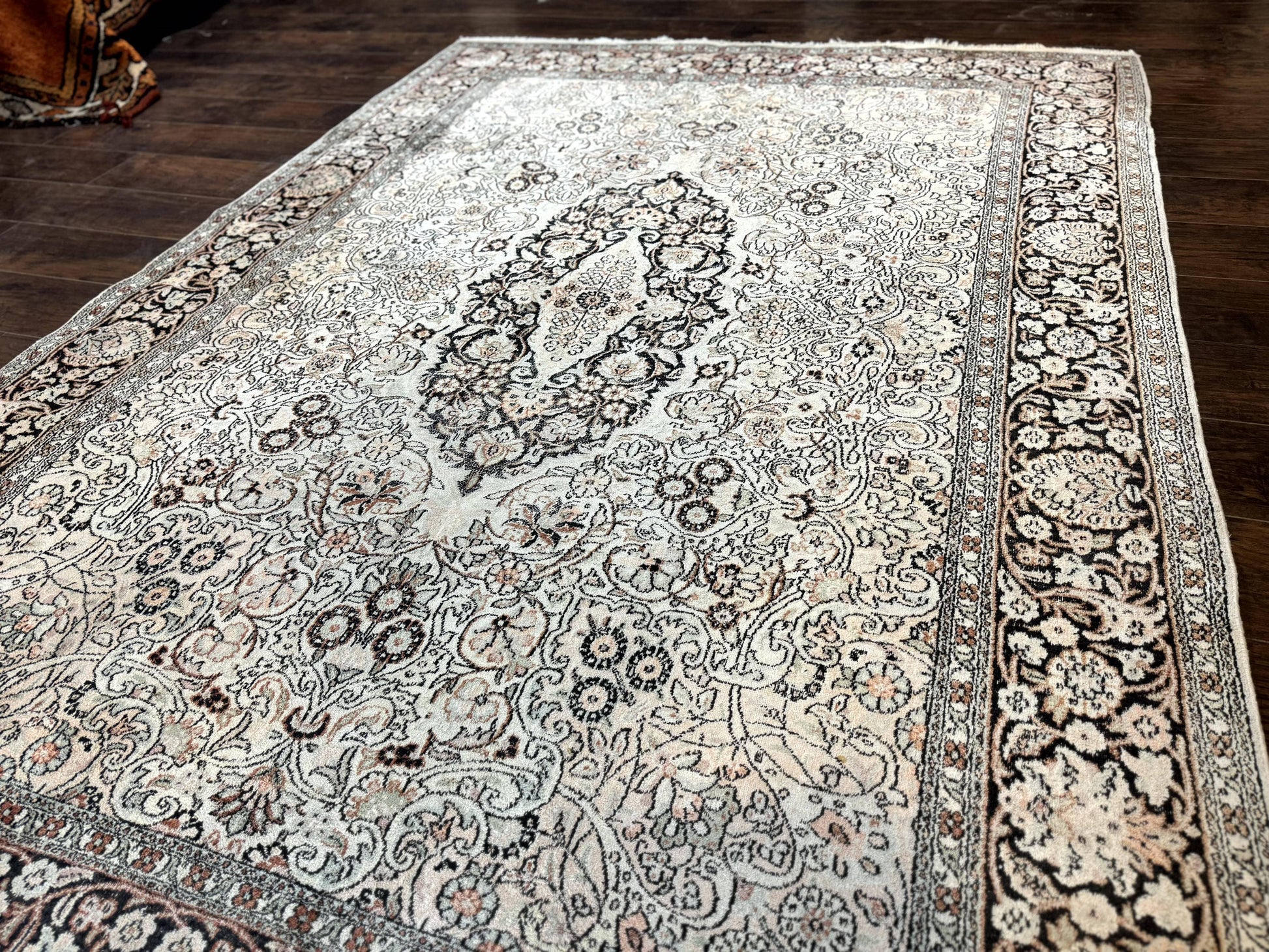 Silk Indian Kashmiri Rug 6x9 - Nuvé