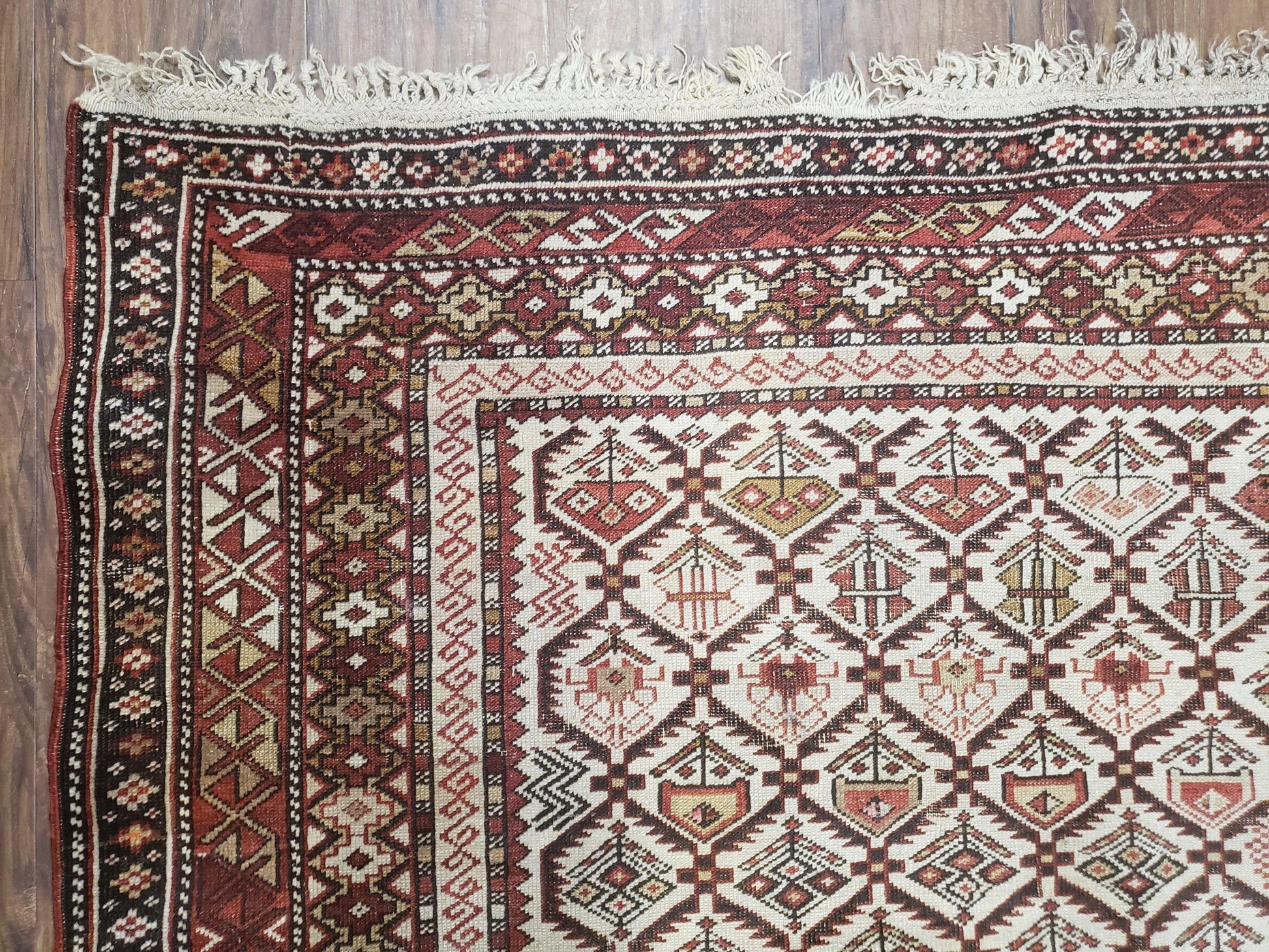 Antique Caucasian Shirvan Rug 4x6, Dagestan Area Rug, Wool Hand-Knotted Soft Red & Ivory 1920s Oriental Carpet, Soft Muted Colors - Nuvé