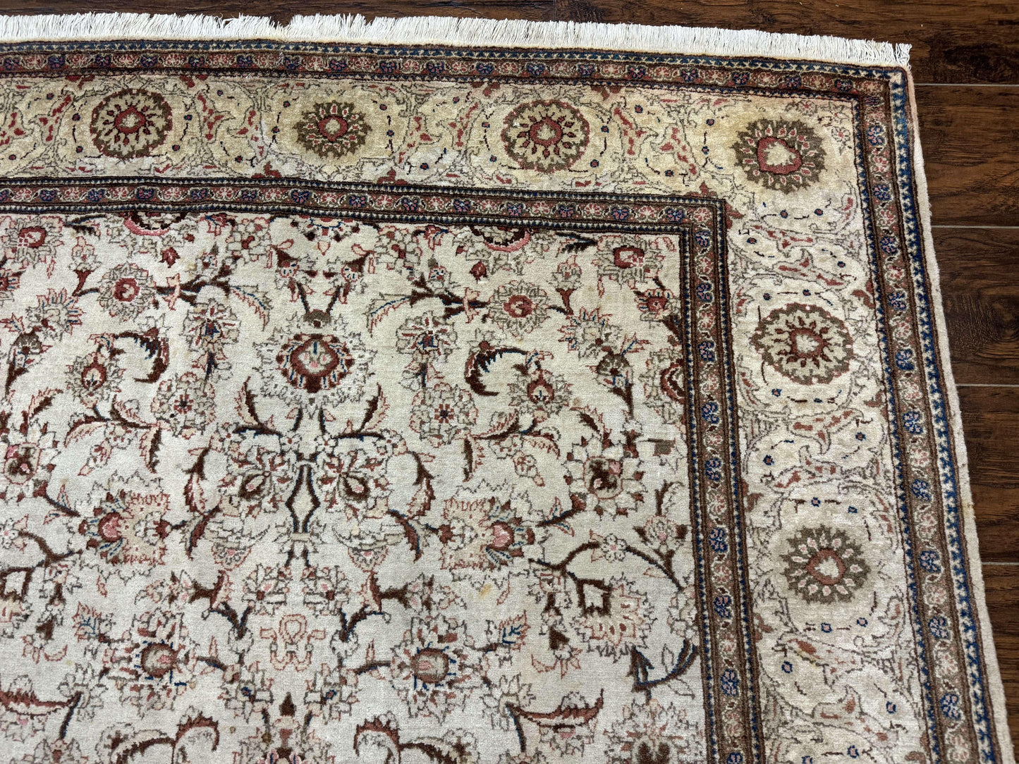 Persian Kashan Rug 5x7, Beige, Fine 250 KPSI - Nuvé