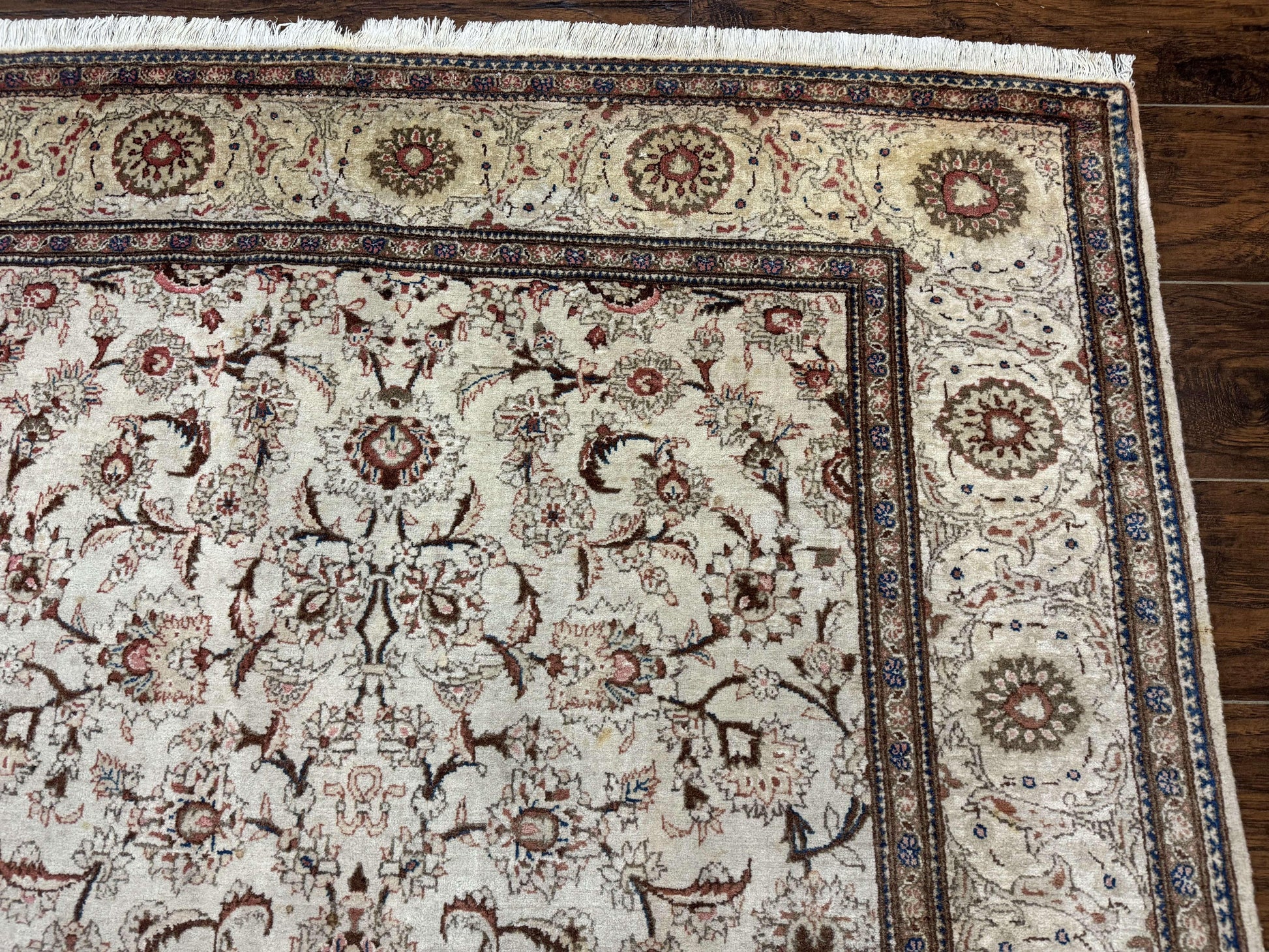 Persian Kashan Rug 5x7, Beige, Fine 250 KPSI - Nuvé