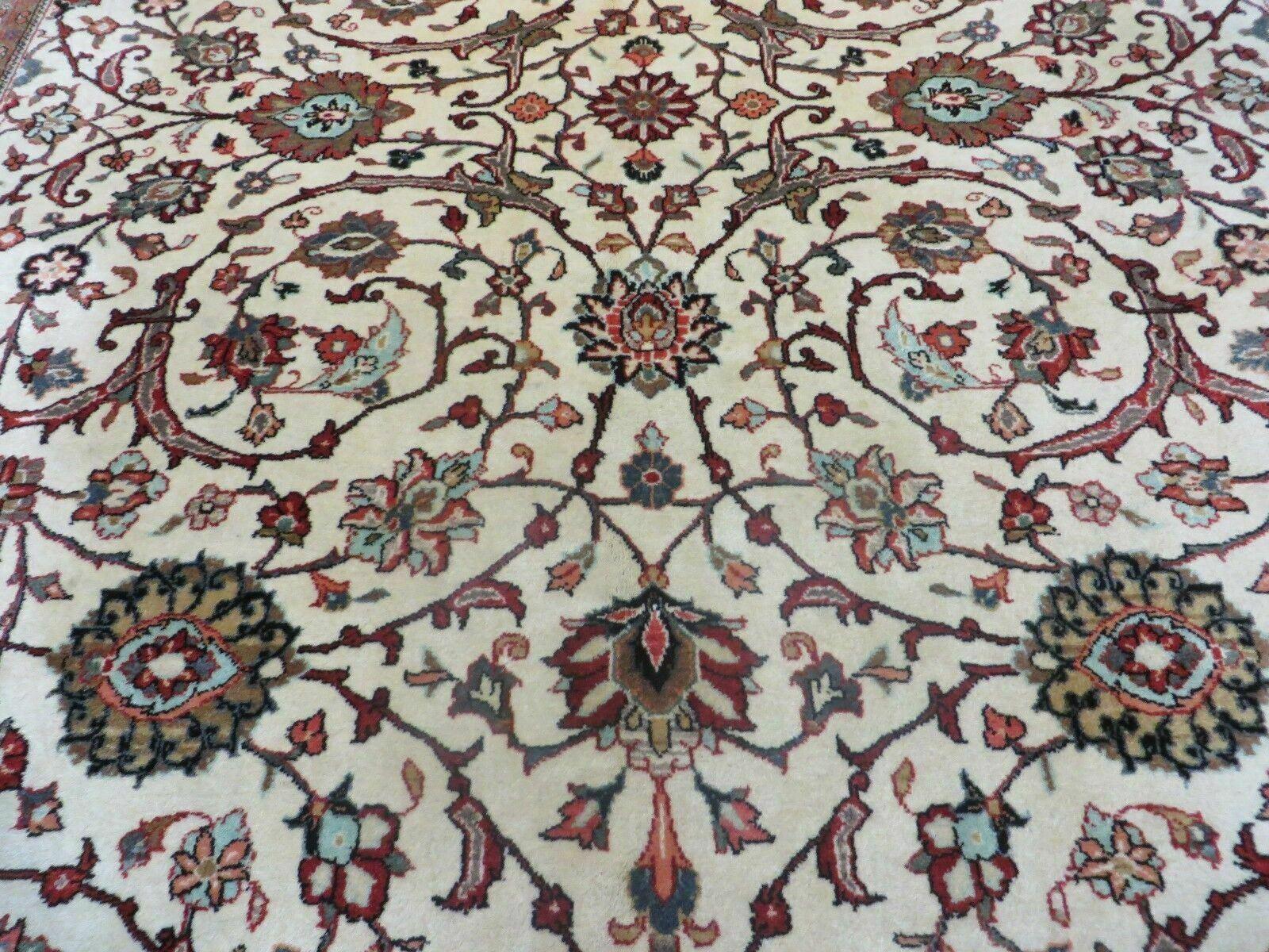 7' X 10' Vintage Handmade India Floral Oriental Wool Rug Hand knotted Carpet - Nuvé