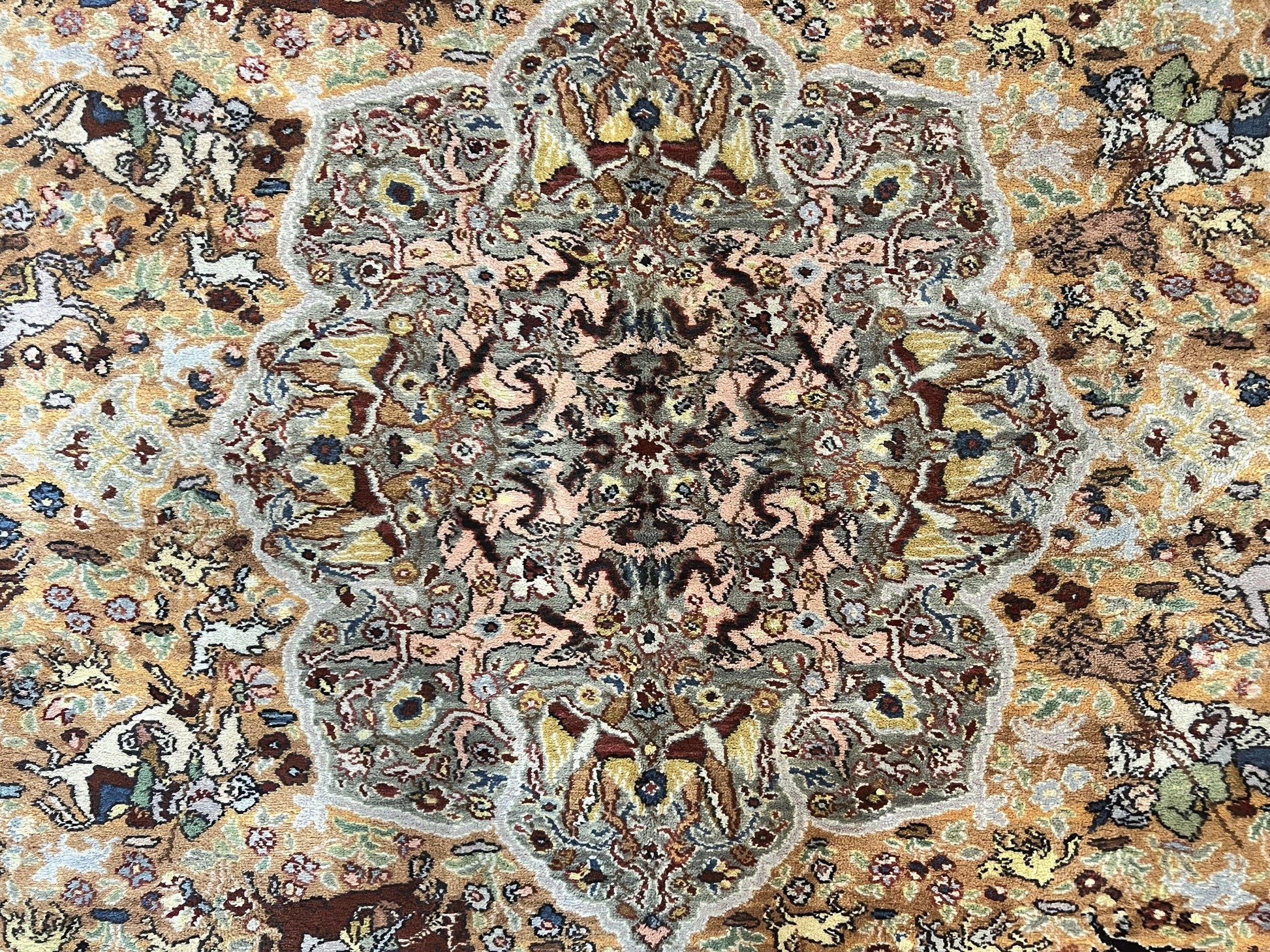 Karastan Rug 8.8 x 12 Persian Hunting Rug #723, Wool Pile - Nuvé