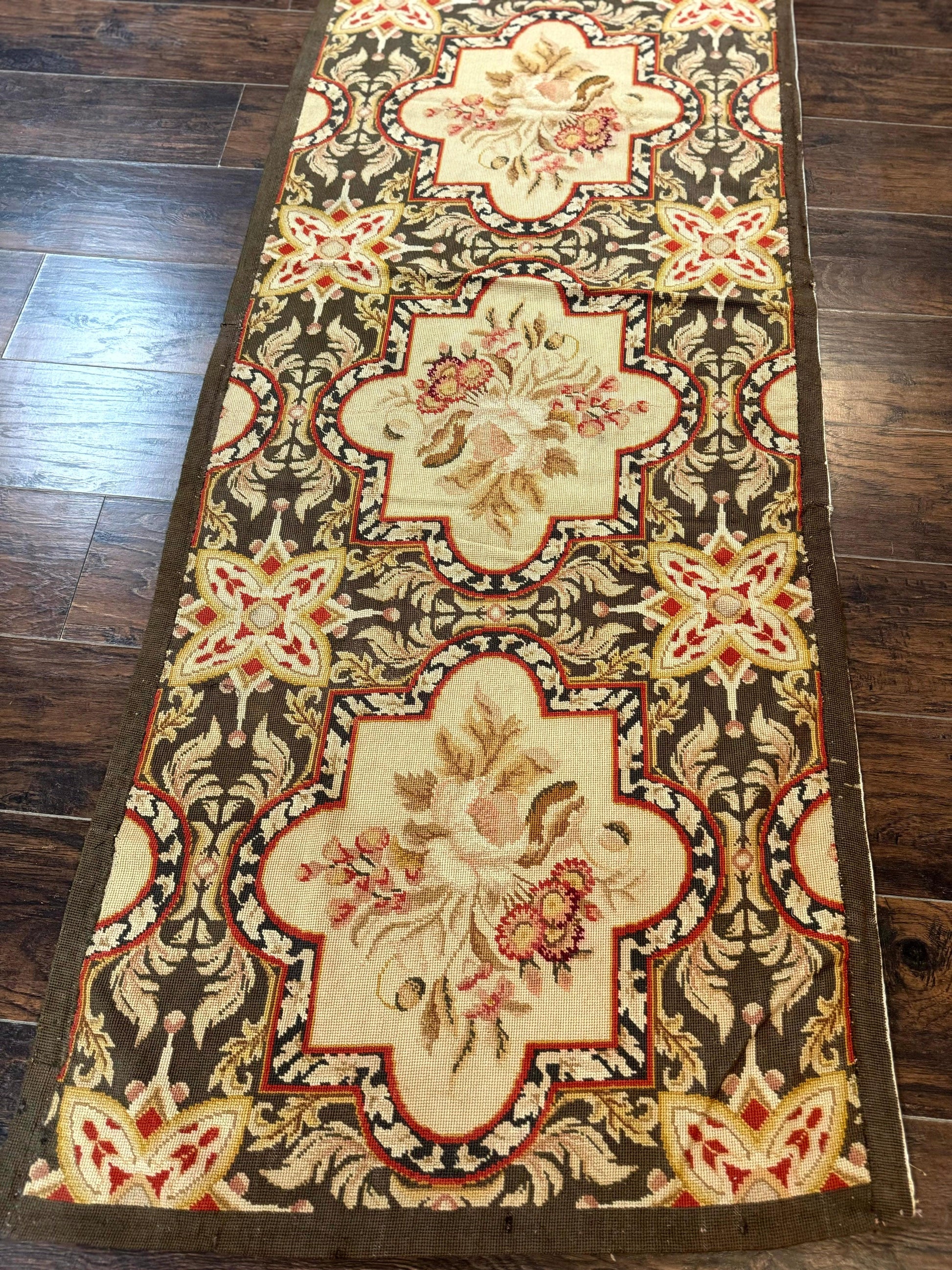 Needlepoint Runner Rug 2.7 x 9.7, European French Design, Wool, Handmade, Vintage - Nuvé