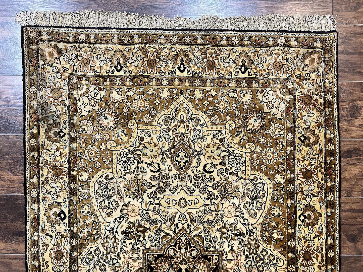Persian Qum Silk Rug 3.5 x 5.5, Floral Medallion, Very Fine 350 KPSI, Handmade Silk on Silk Rug, Vintage - Nuvé