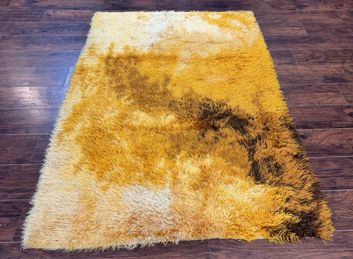 Rya Shag Rug 4.6 x 6, Shades of Yellow, Mid Century Vintage Carpet - Nuvé