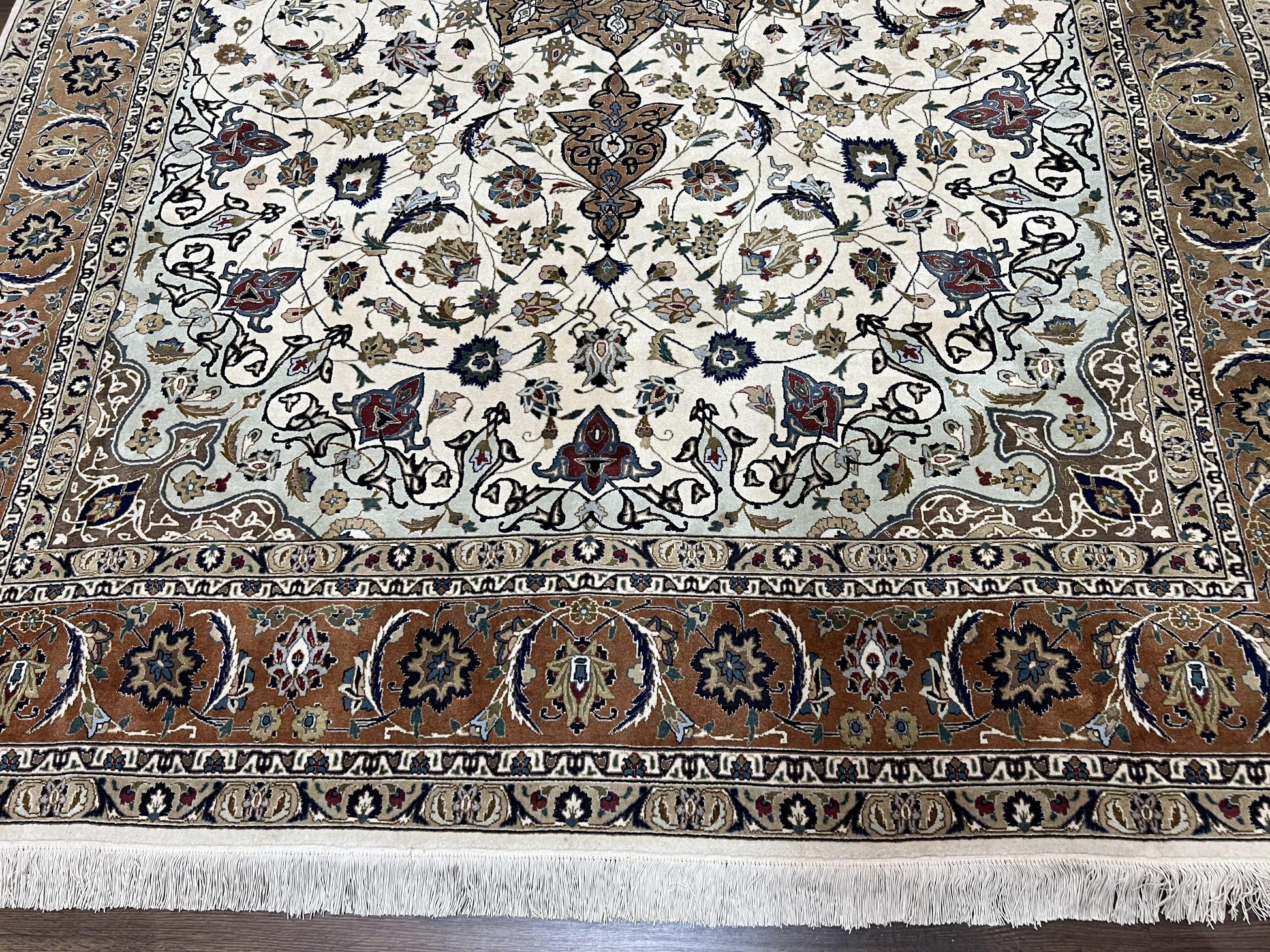 Wonderful Persian Tabriz Rug 7x10, Floral Medallion, Very Fine Oriental Carpet, Ivory - Nuvé