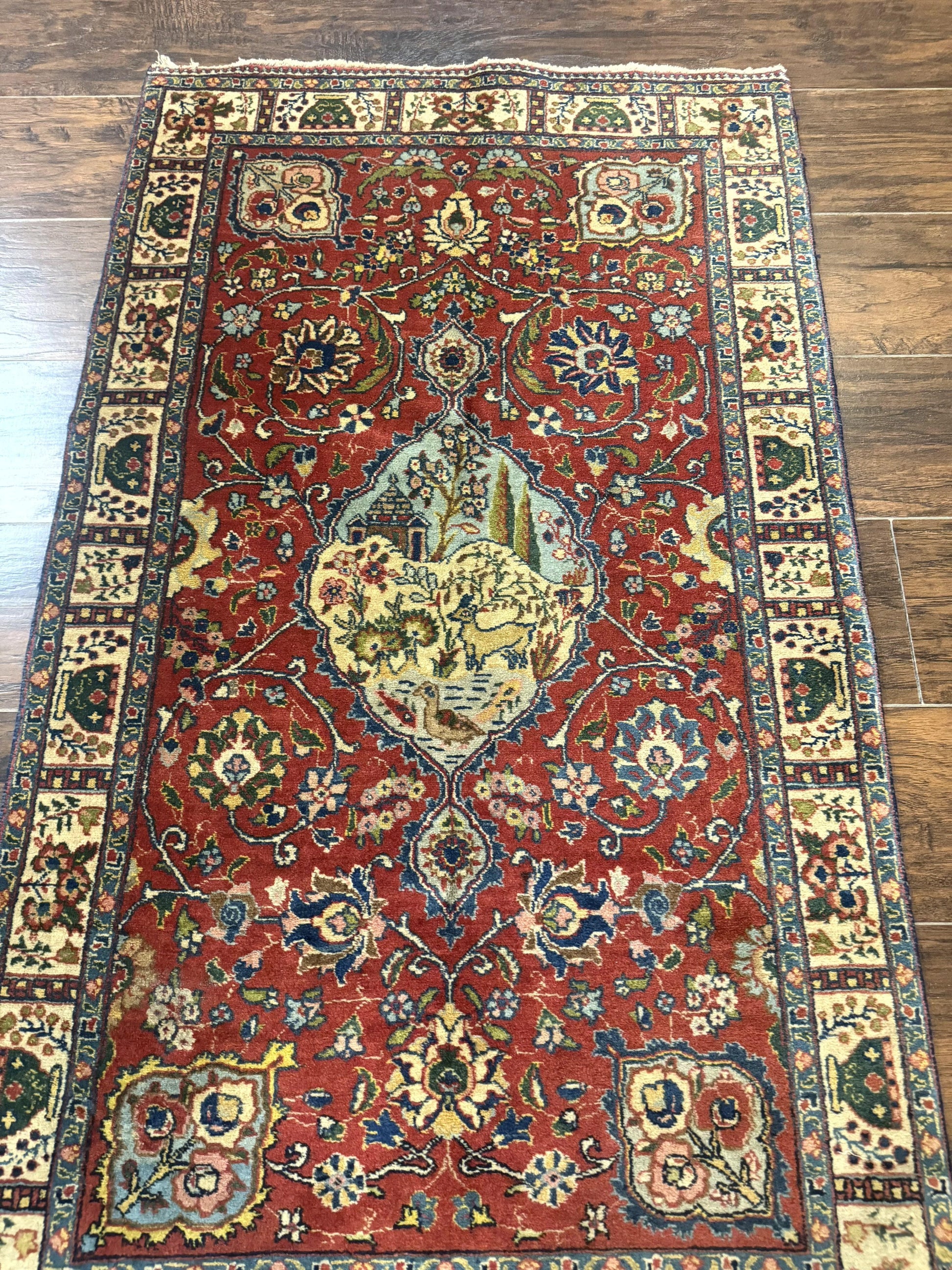 Small Persian Tabriz Rug 2.8 x 4.7, Red, Animal Pictorials, Semi Antique Vintage - Nuvé