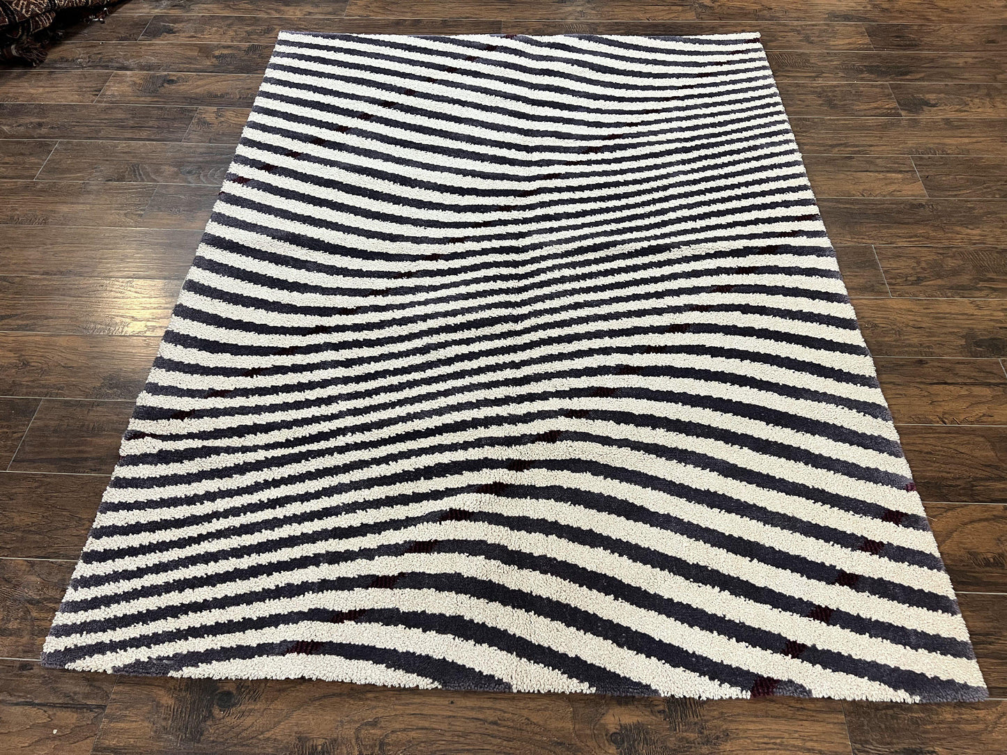 Vintage Zebra Stripes Shag Rug 5.7 x 7.4, Black and White, Retro, Wool - Nuvé