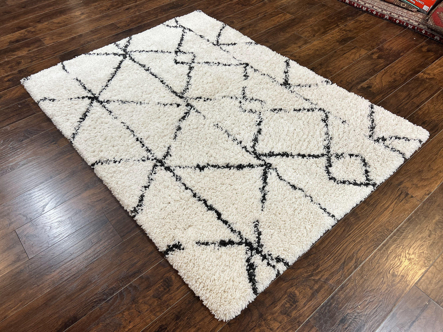Modern Shag Rug 5x7, Ivory and Black Area Rug 5 x 7 ft - Nuvé