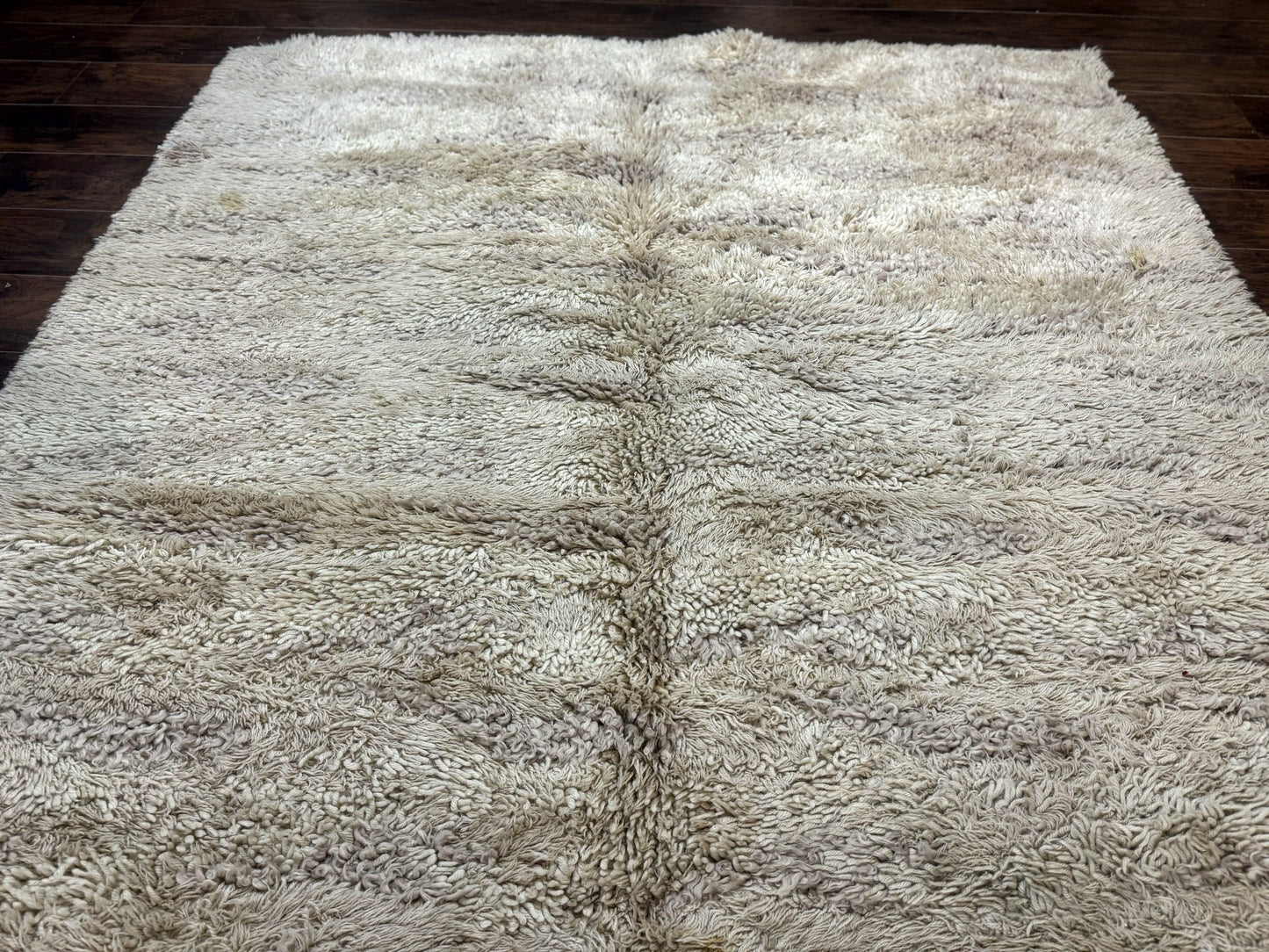 European Rya Shag Rug 6.6 x 9.7, Beige, Fluffy Vintage Area Rug - Nuvé