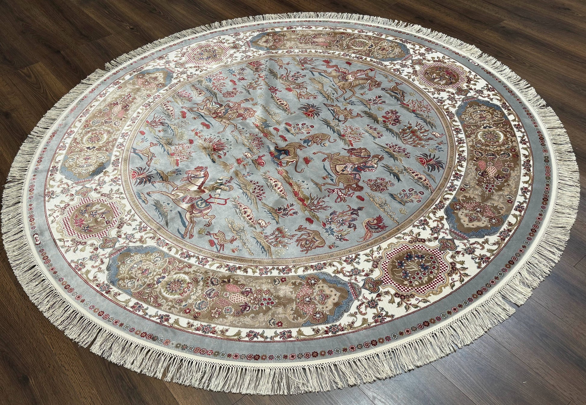 Round Silk Rug 6x6, Hunting Design, Bamboo Silk, Animal Pictorials - Nuvé
