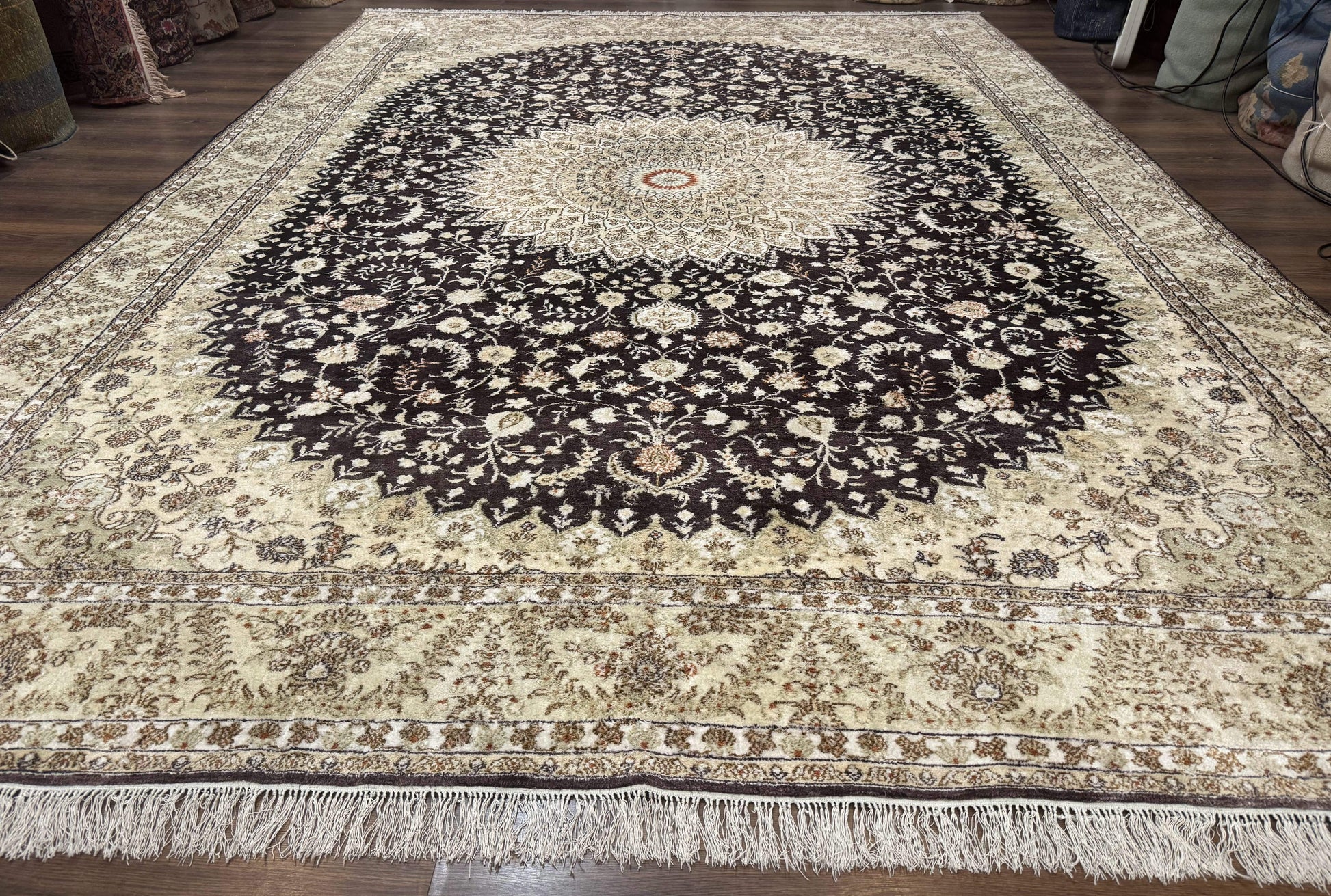 Indian Kashmiri Silk Rug 10x14, Floral Medallion - Nuvé