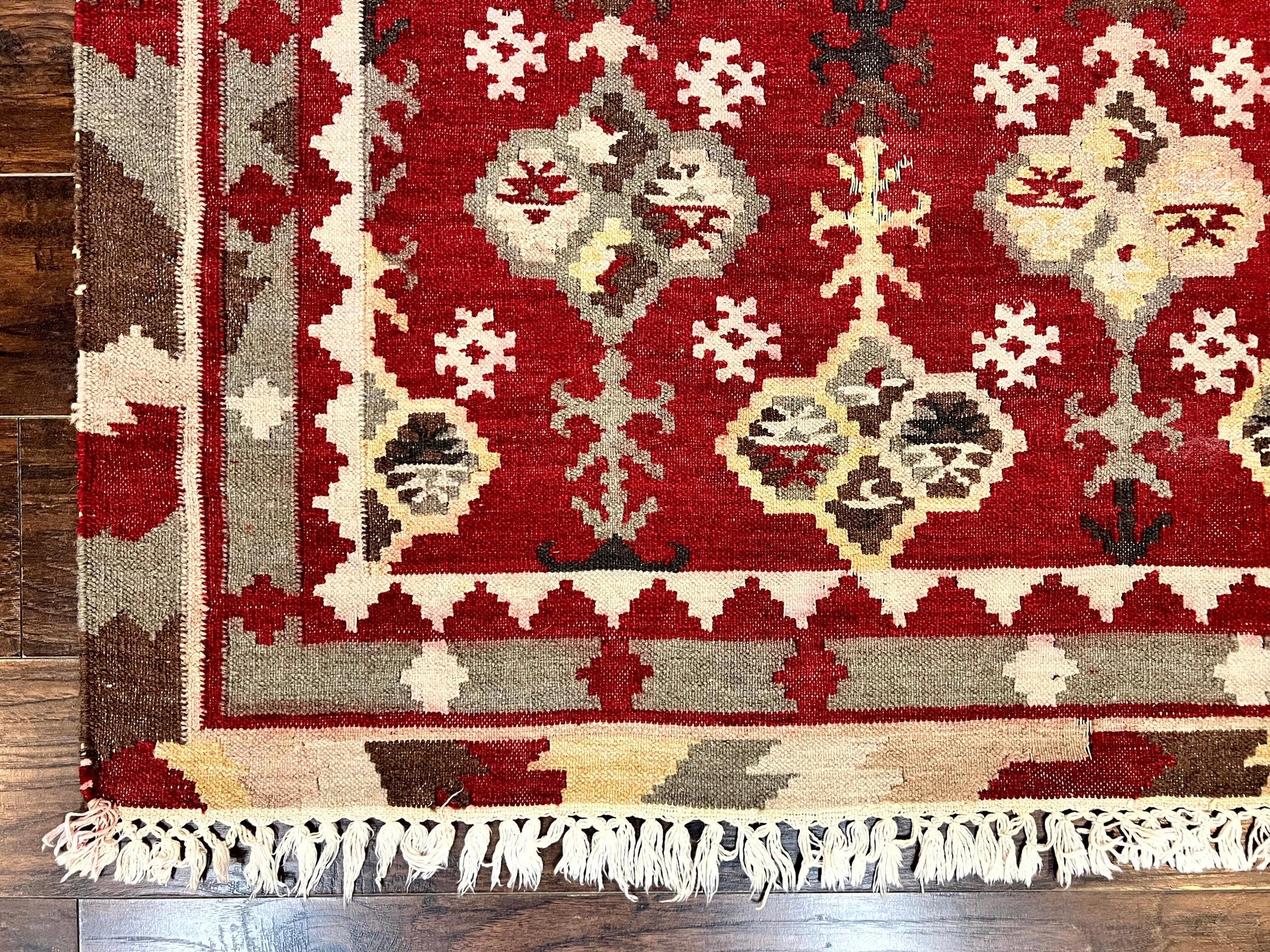 Indian Kilim Rug 6x6, Square Kilim Flatweave Carpet, Vintage Handmade Wool Rug, Red - Nuvé