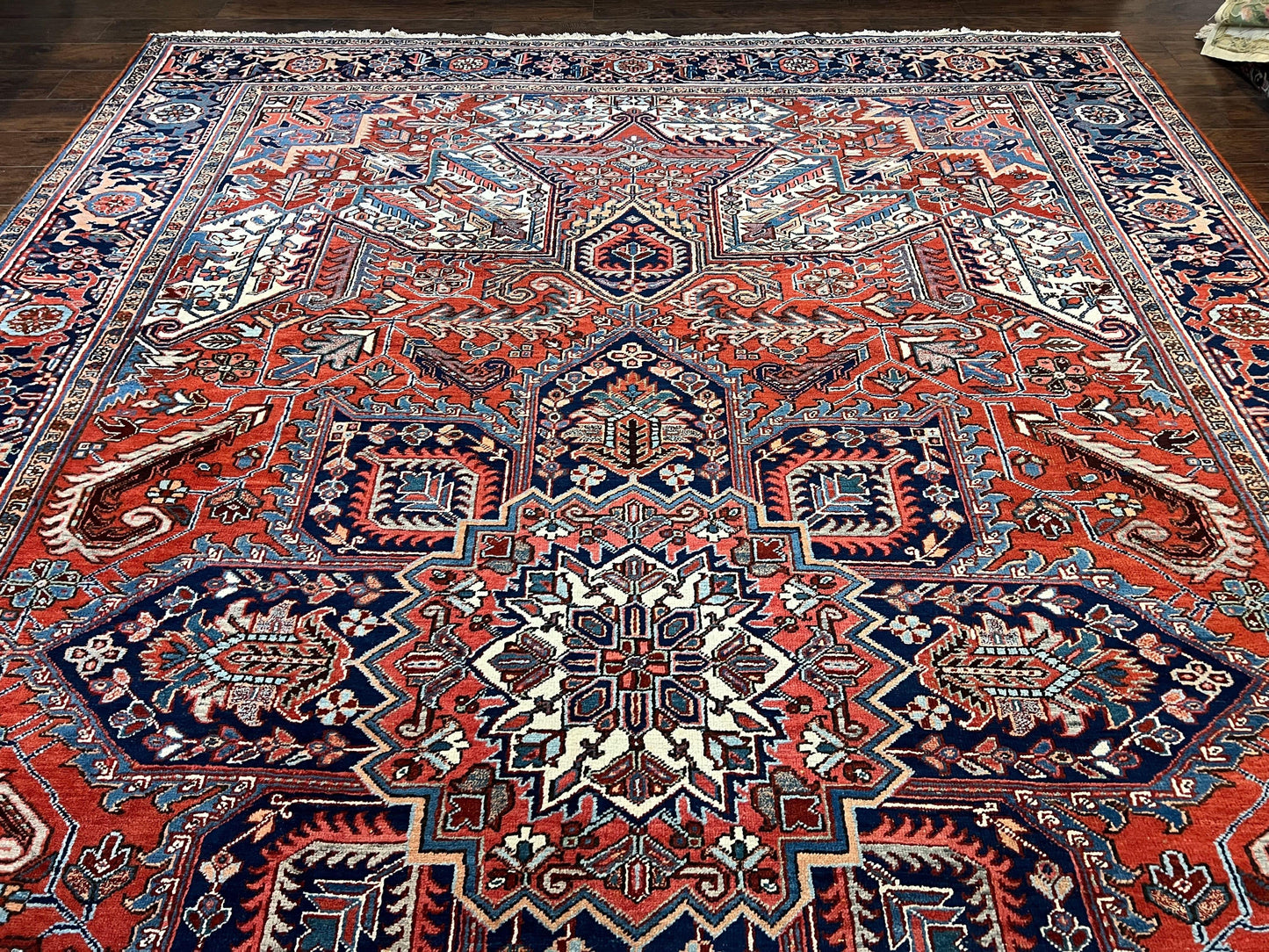 Antique Persian Heriz Rug – 11x16 Palace Size, Geometric Medallion, 1920s - Nuvé