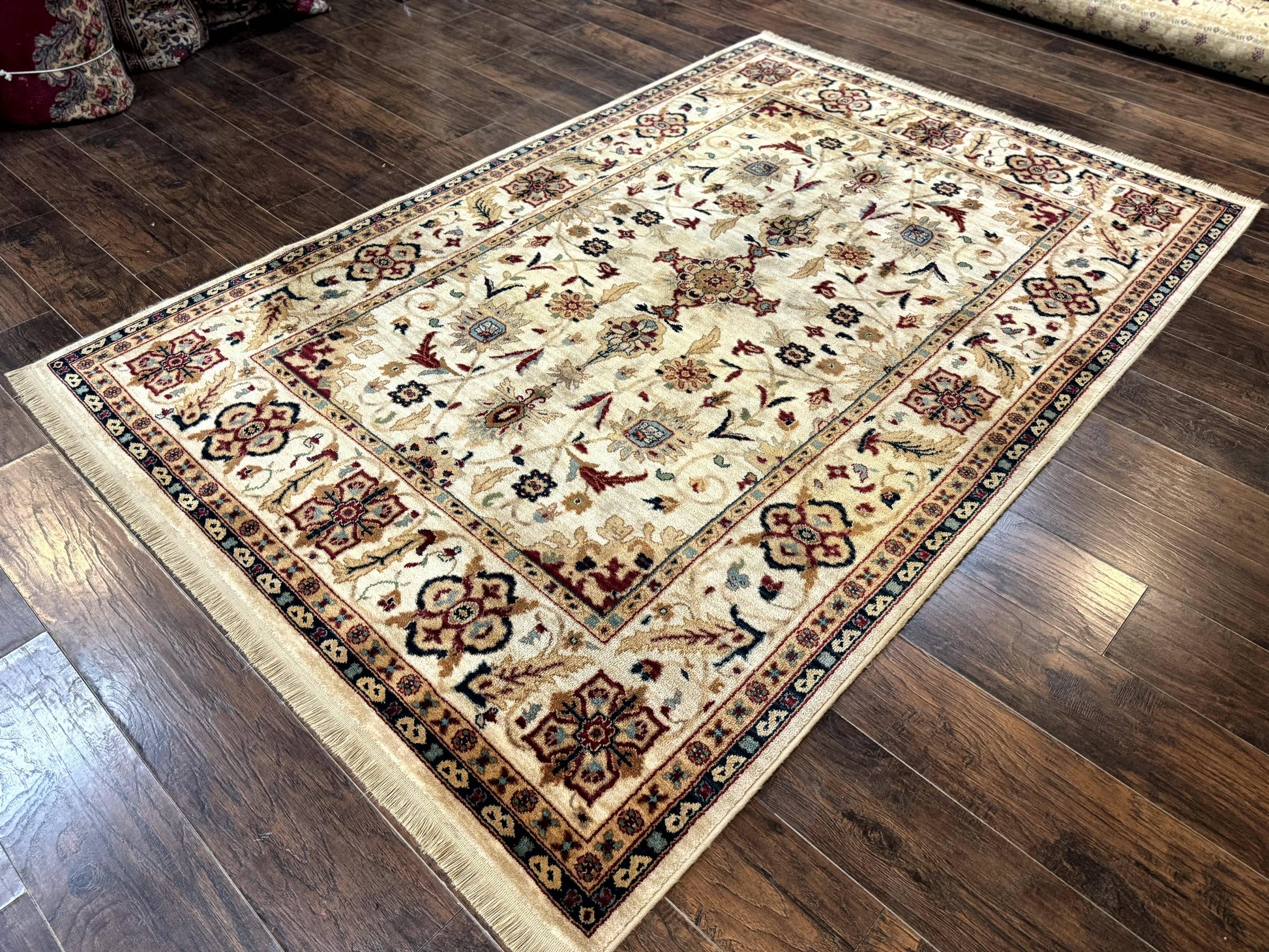 Karastan Rug 5.9 x 8.6, Karastan Traditions Amritsar Pattern Design 510, New Zealand Wool, Karastan Area Rug - Nuvé
